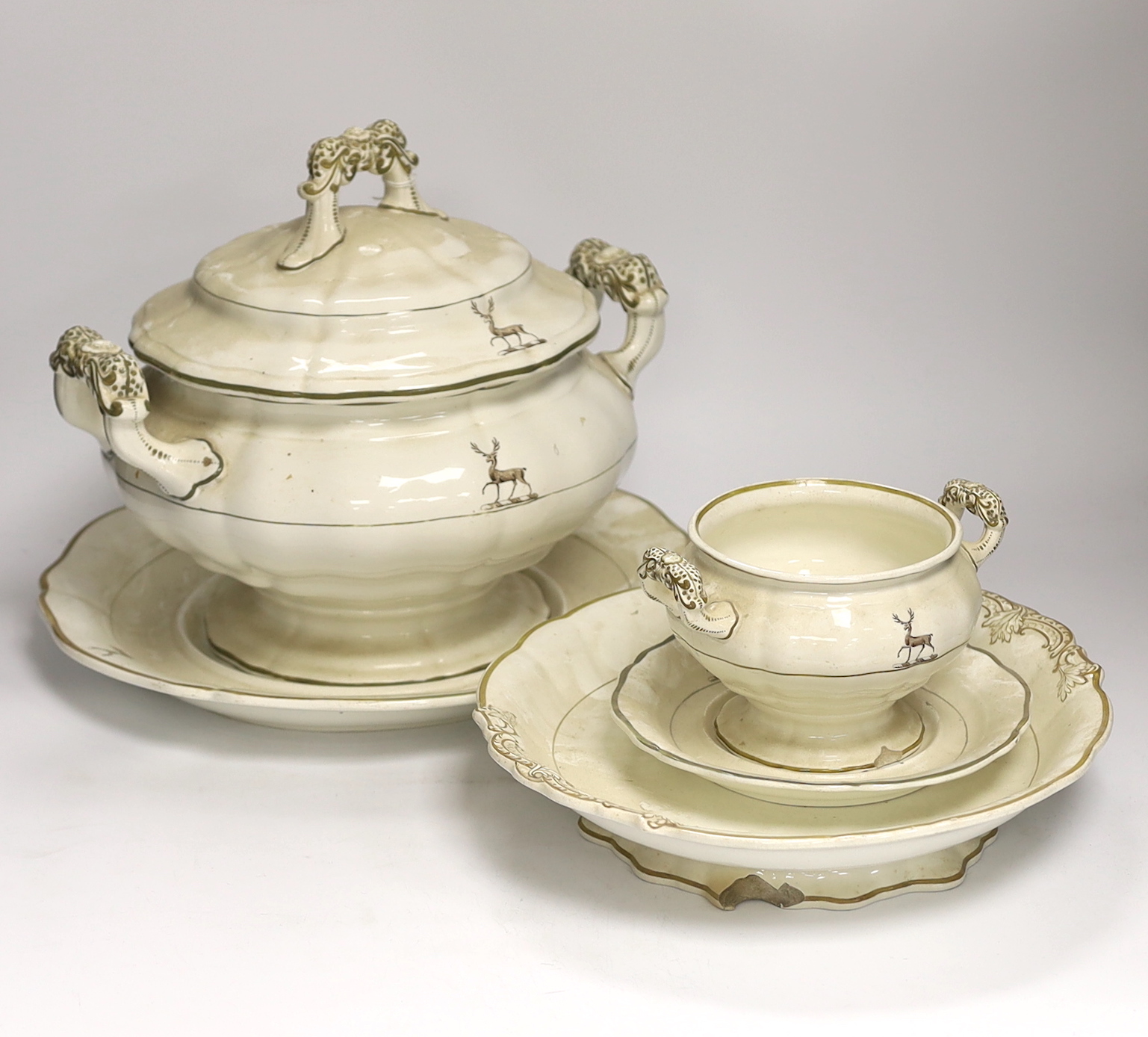 Copeland late Spode crested part dinner set comprising tureen and stand, bowl and stand and two