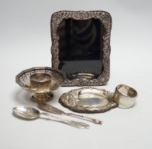 Sundry small silver and plate including a mounted photograph frame, napkin ring bonbon dish,