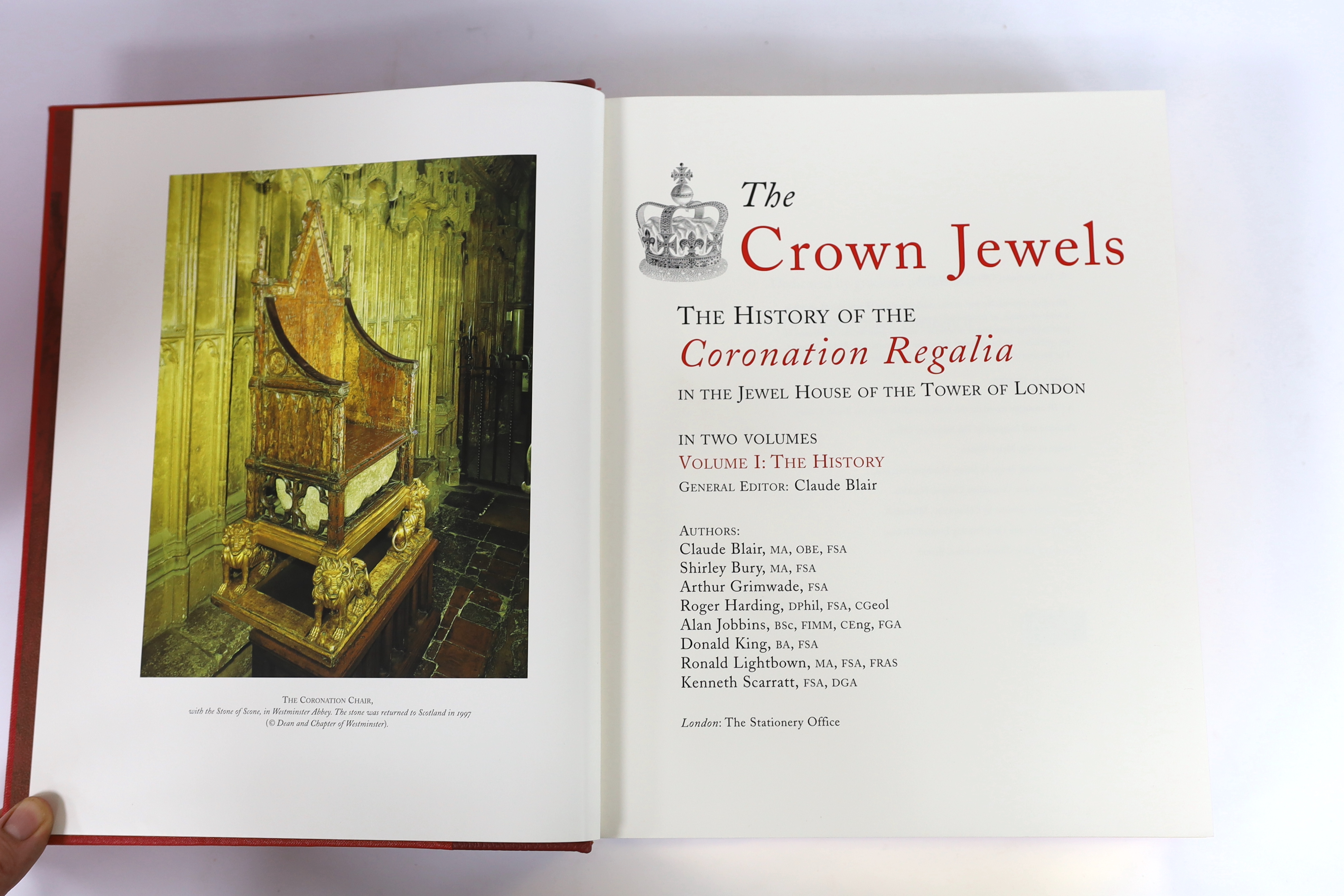 ° ° Blair, Claude (editor) - The Crown Jewels. The History of the Coronation Regalia in the Jewel - Image 2 of 3