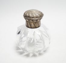 A Victorian silver mounted glass scent bottle, London, 1886, 11.2cm.