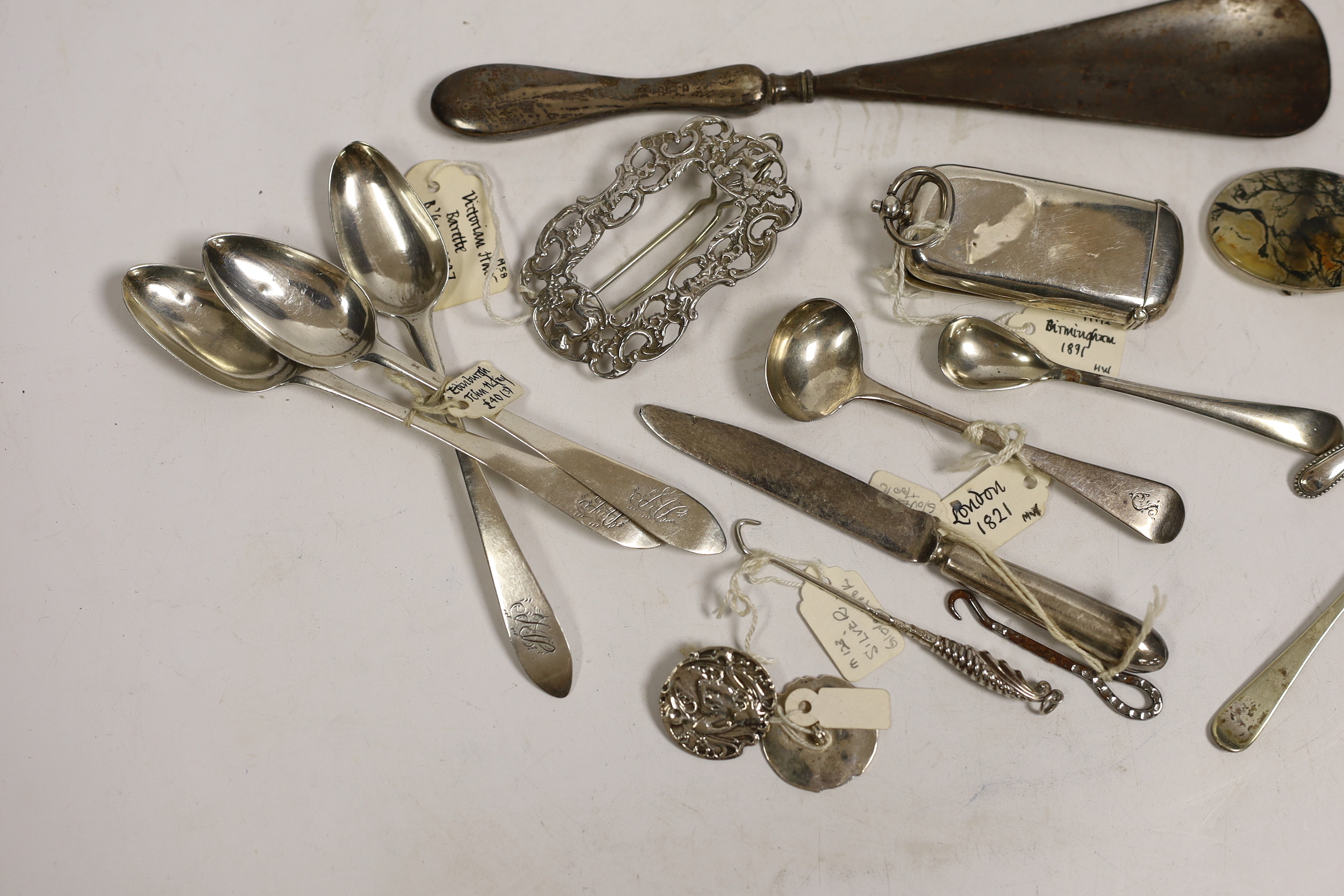 An Edwardian silver combination vesta and sovereign case (a.f.), seven small items of silver - Image 2 of 3