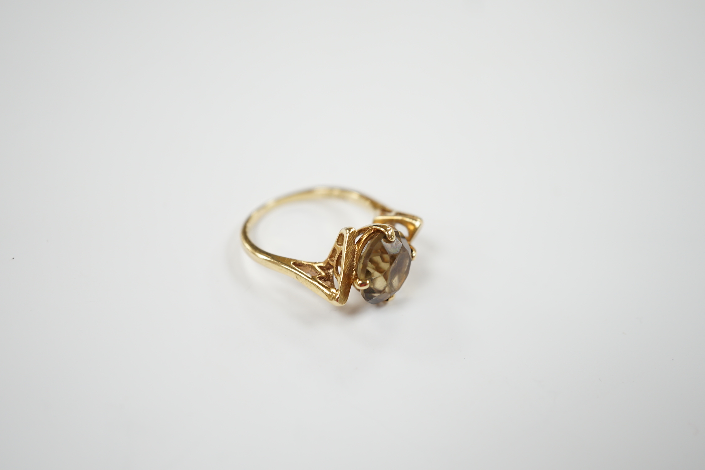 A 14k yellow metal and single stone citrine set dress ring, size N/O, gross weight 3.9 grams. - Image 3 of 3
