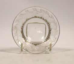 A Lalique small bowl with moulded wrens to rim, 9.5cm diameter