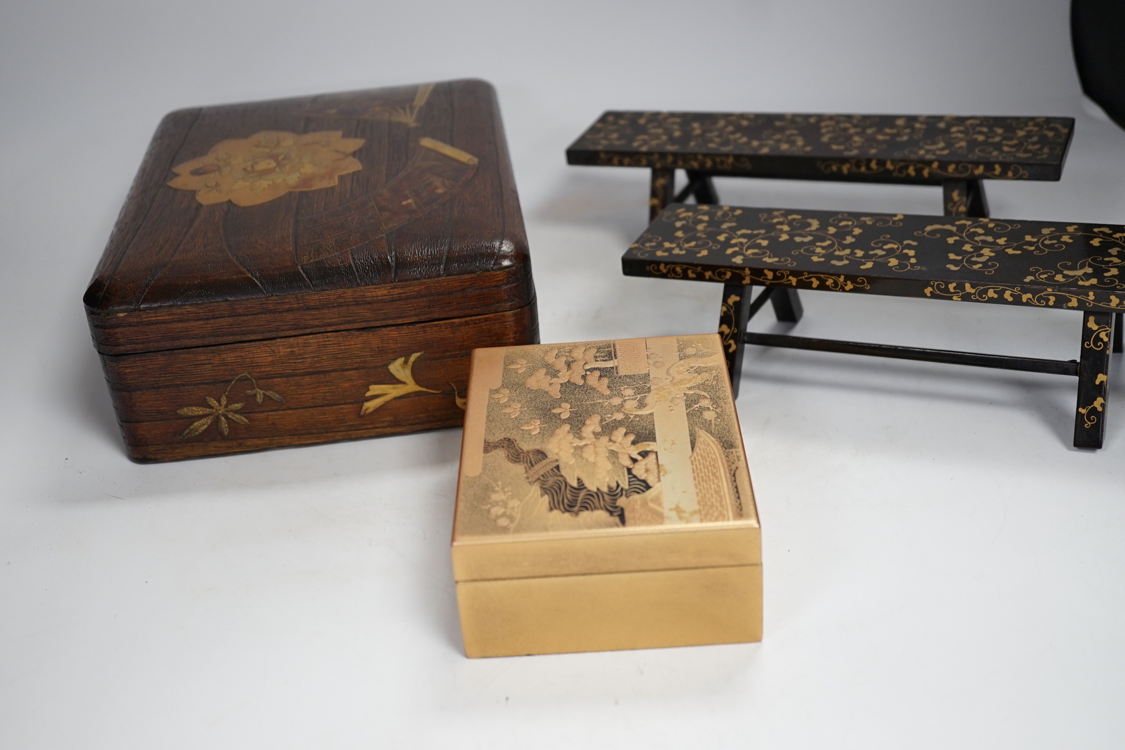 A group of Japanese lacquer wares, comprising pair of miniature benches and two boxes, Meiji - Image 6 of 6