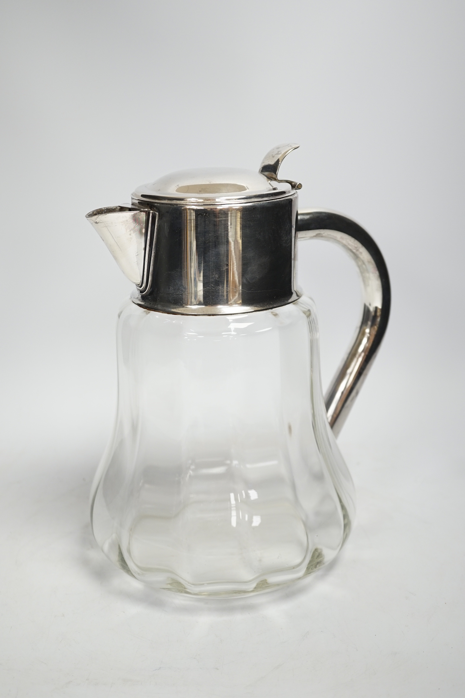 A silver plated mounted lemonade jug, 27cm high - Image 3 of 4
