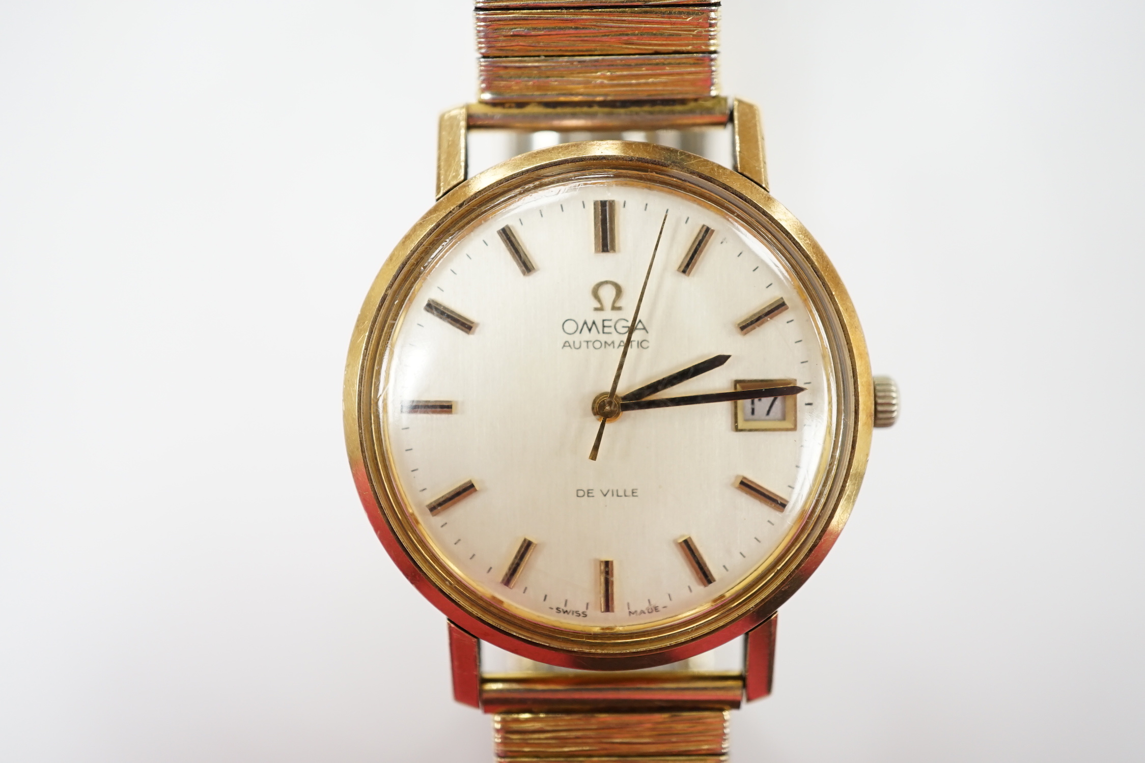 A gentleman's yellow metal Omega De Ville automatic wrist watch, with baton numerals and date - Image 2 of 4