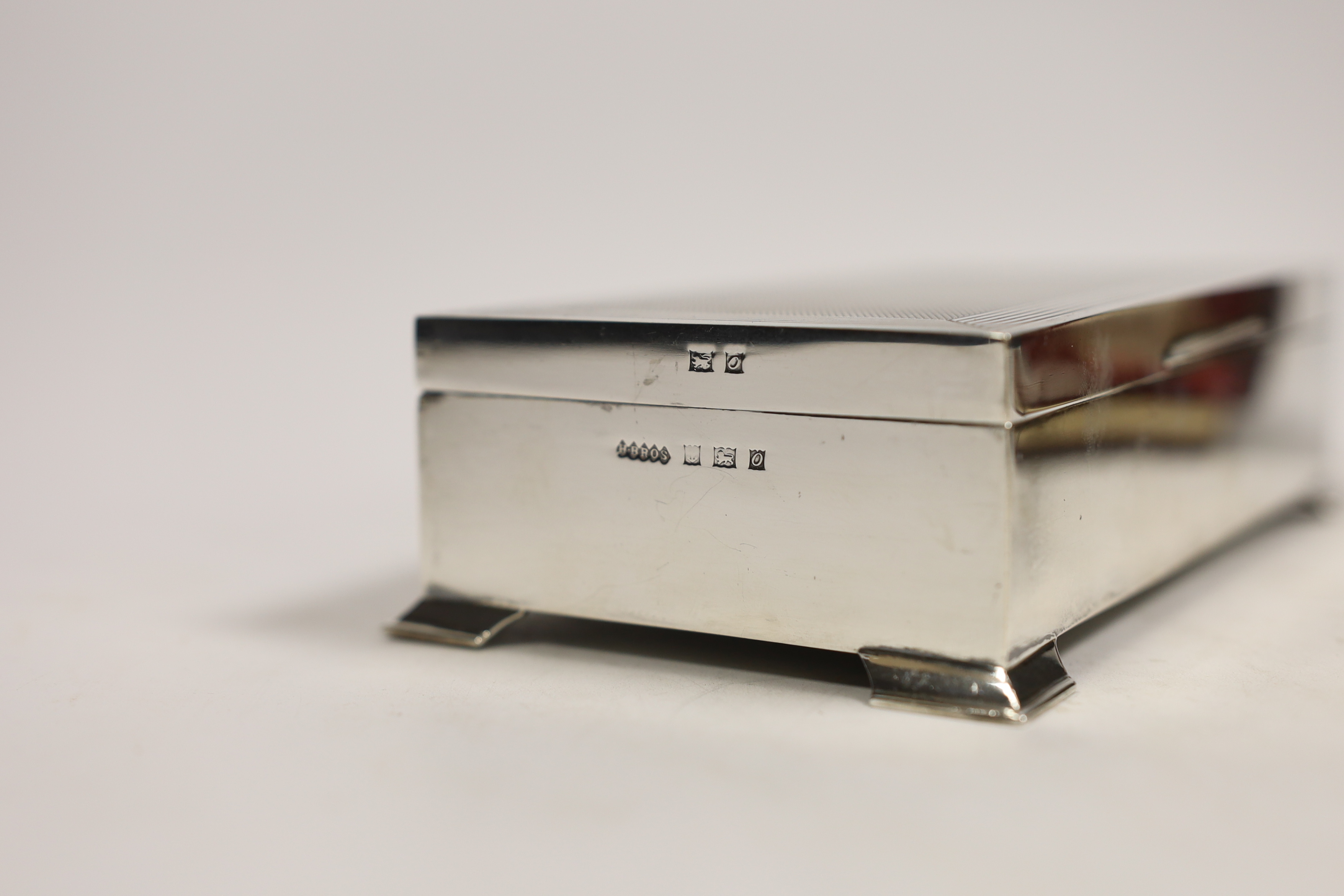 An Elizabeth II silver mounted rectangular cigarette box, Birmingham, 1963, 17.4cm, a cased 1920's - Image 4 of 4