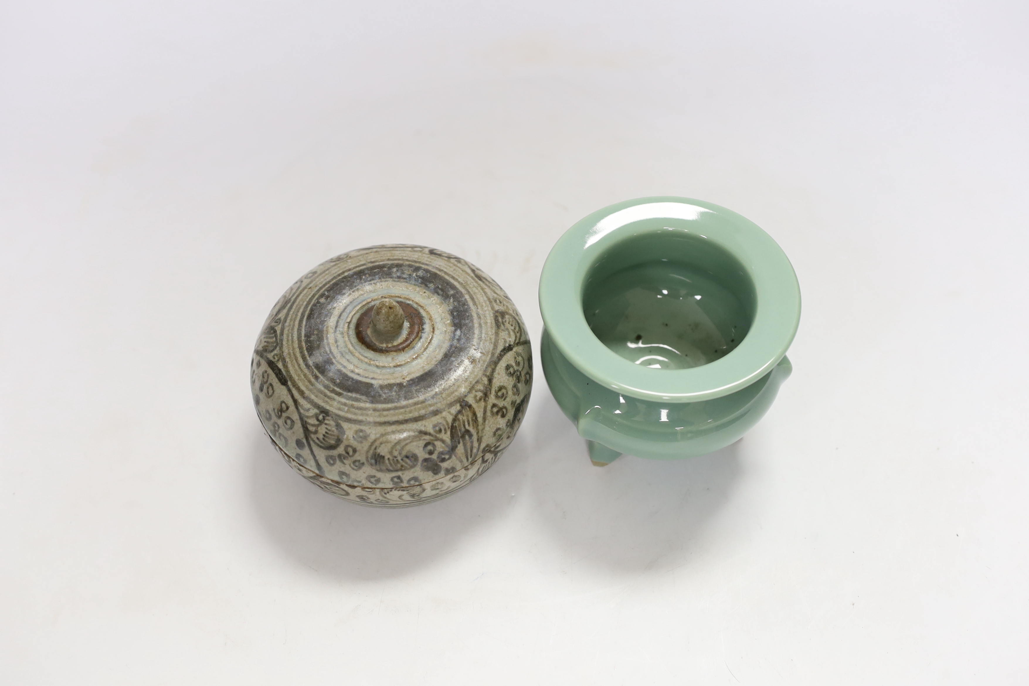 A Chinese celadon tripod censer and a Thai? Box and cover - Image 3 of 4