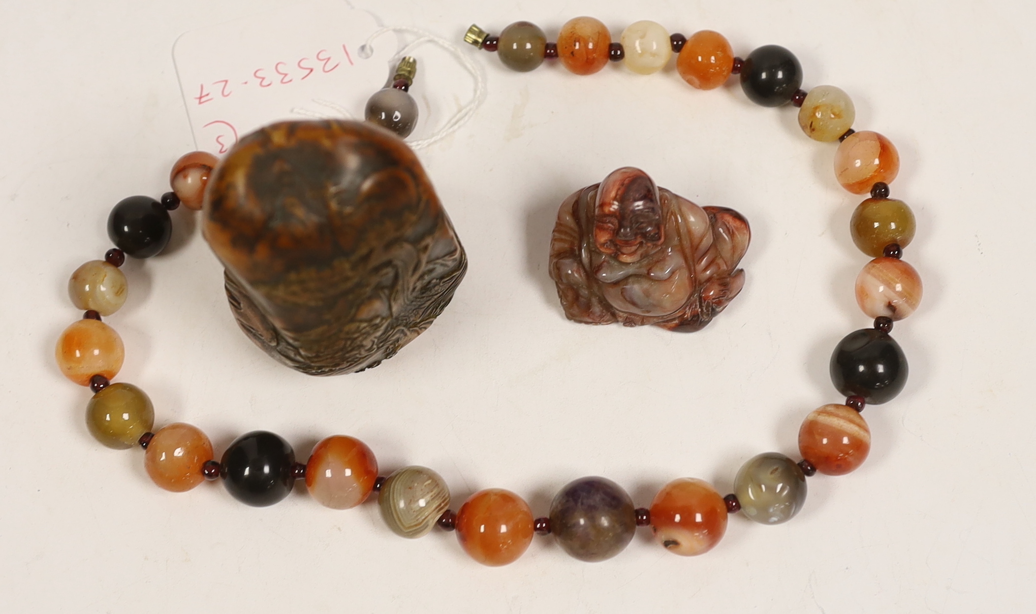 An agate bead necklace, a Chinese soapstone seal and a miniature carved agate Buddha, 4cm - Image 2 of 4