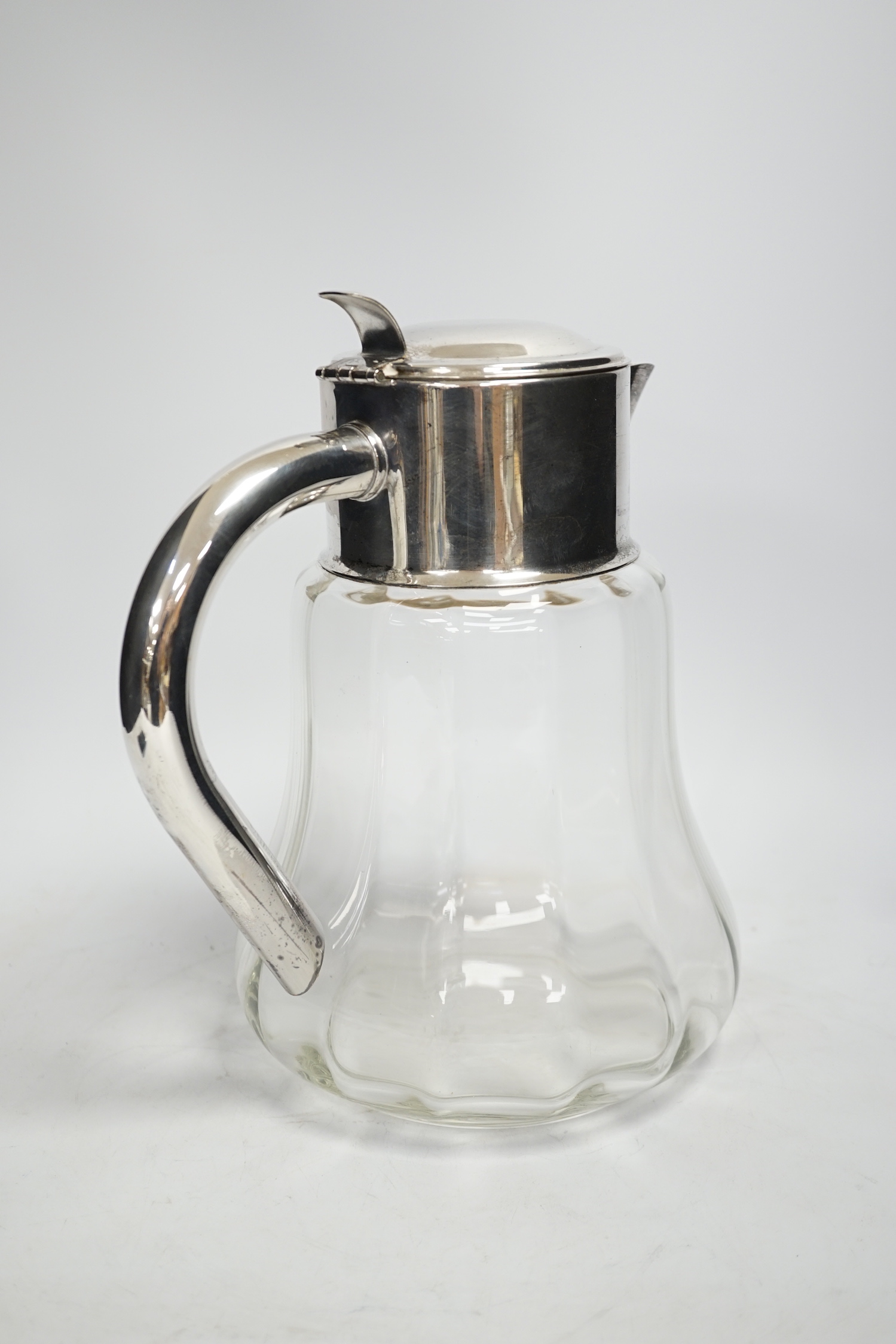 A silver plated mounted lemonade jug, 27cm high - Image 2 of 4