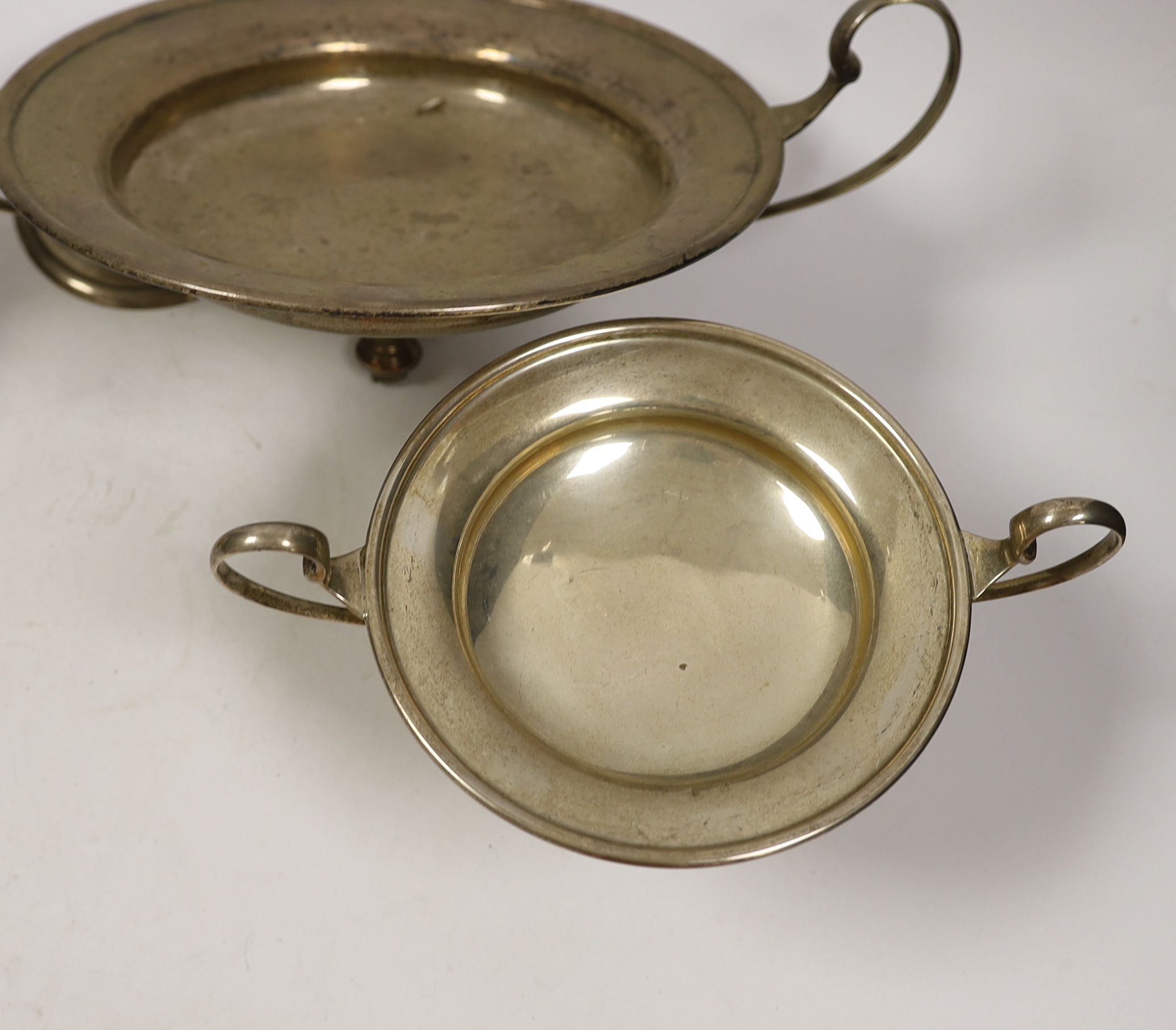 A pair of George V silver two handled fruit stands, Mappin & Webb, London, 1925, height 13.8cm and a - Image 3 of 6