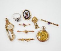 A group of assorted jewellery including a 15ct and single stone amethyst bar brooch, three other