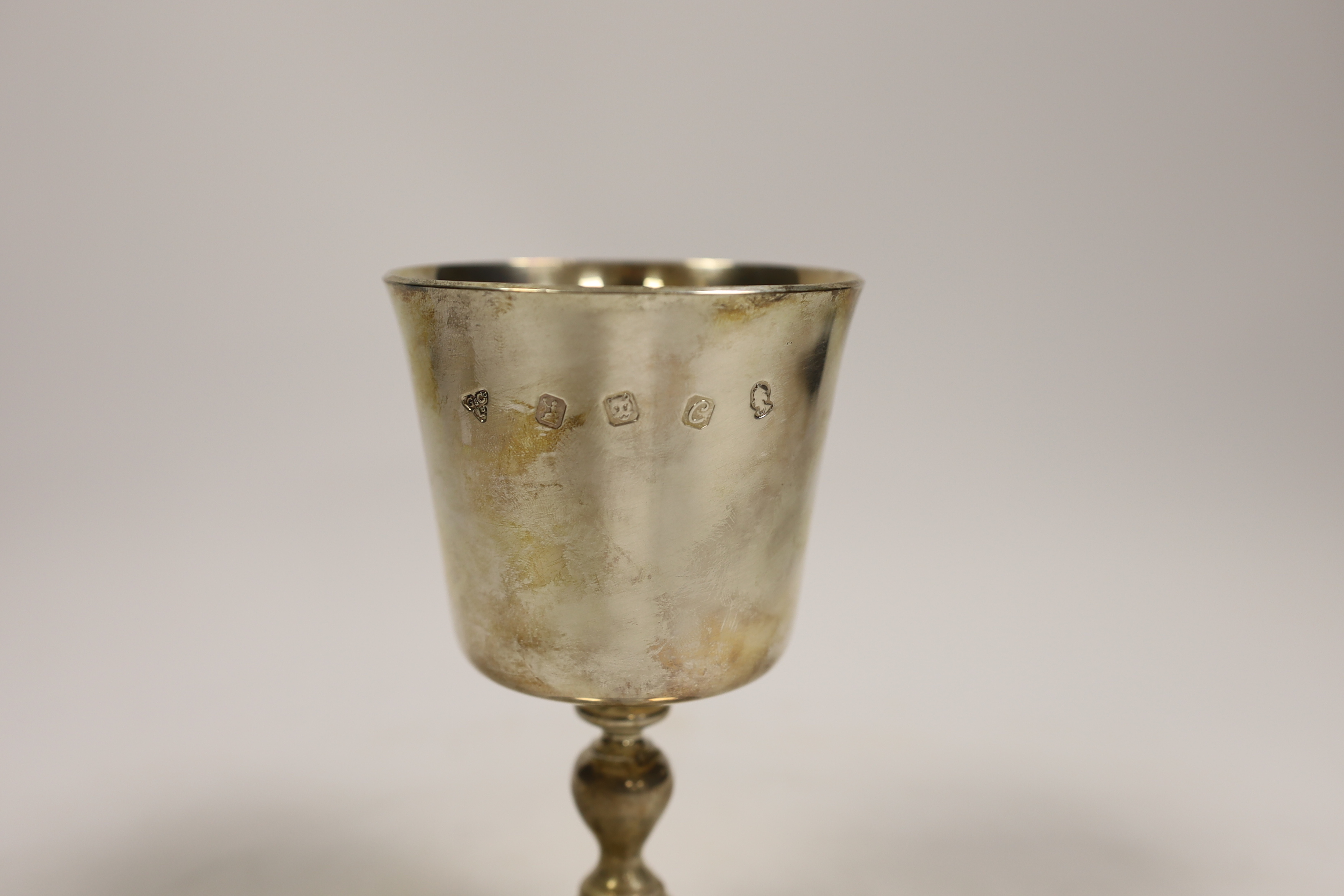 A Queen Elizabeth II Garrard & Co silver goblet, London, 1976, 14.7cm, 9.1oz. - Image 2 of 2