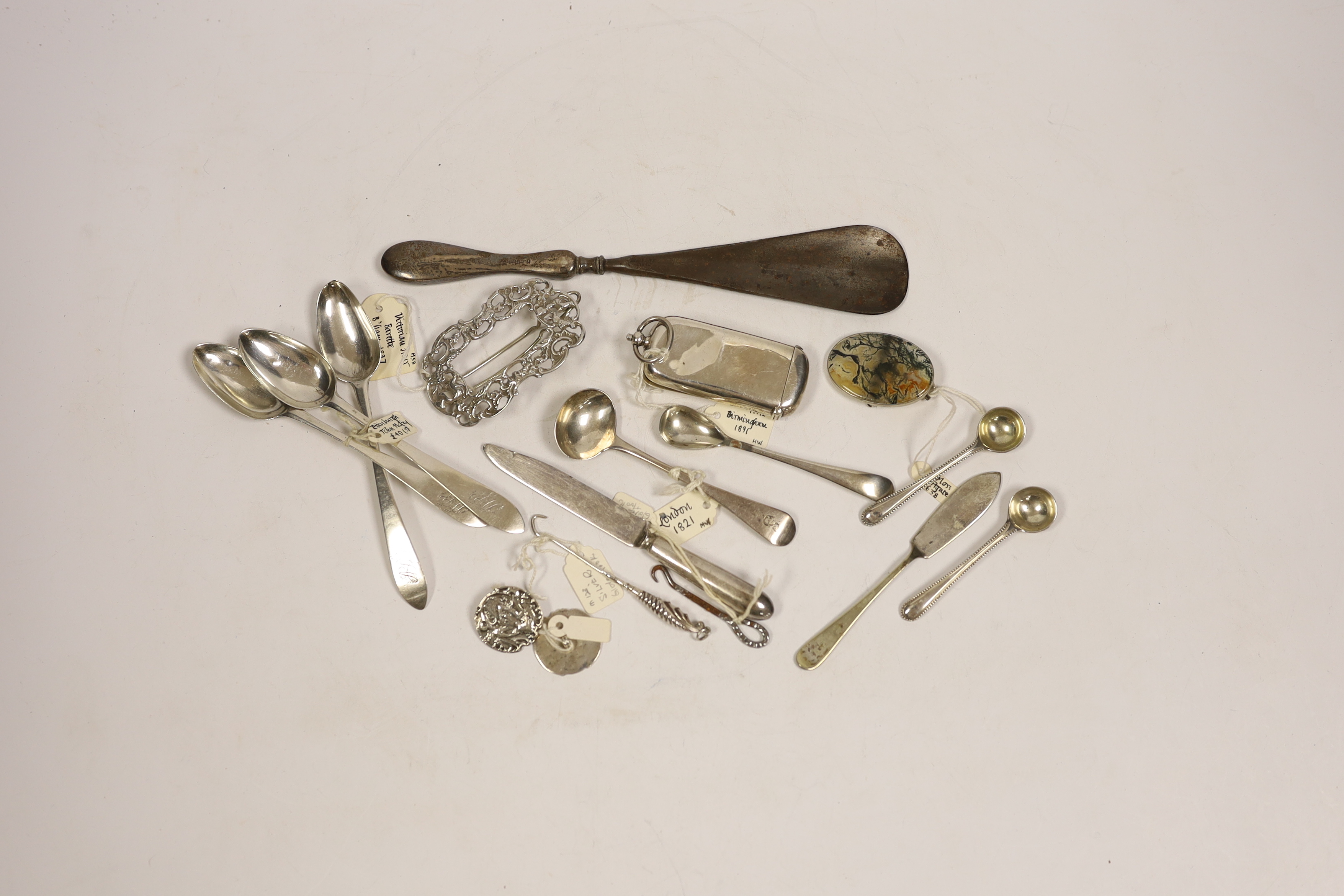 An Edwardian silver combination vesta and sovereign case (a.f.), seven small items of silver