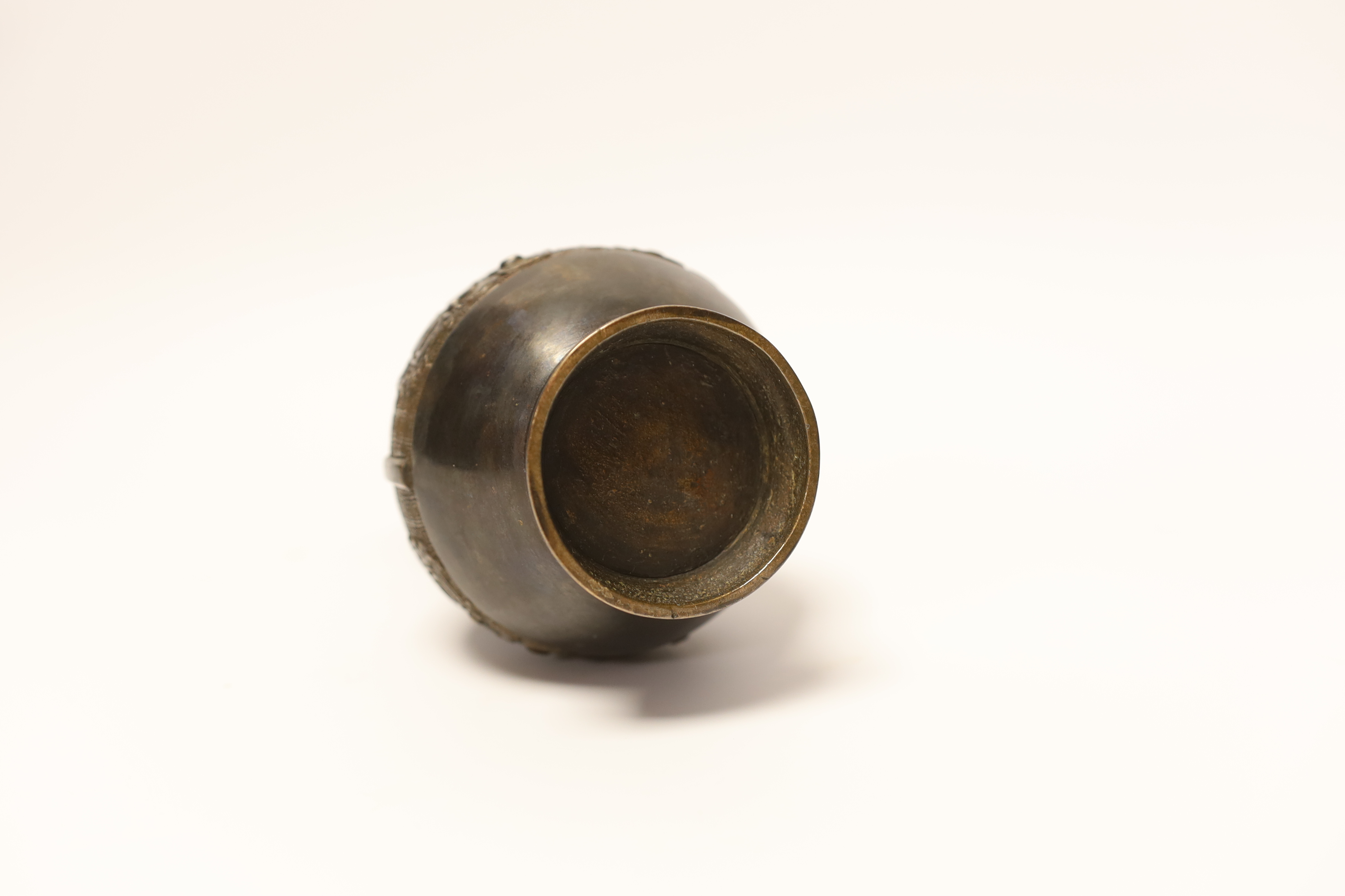 A Chinese bronze vase, 17th / 18th century, 16.5cm - Image 4 of 4