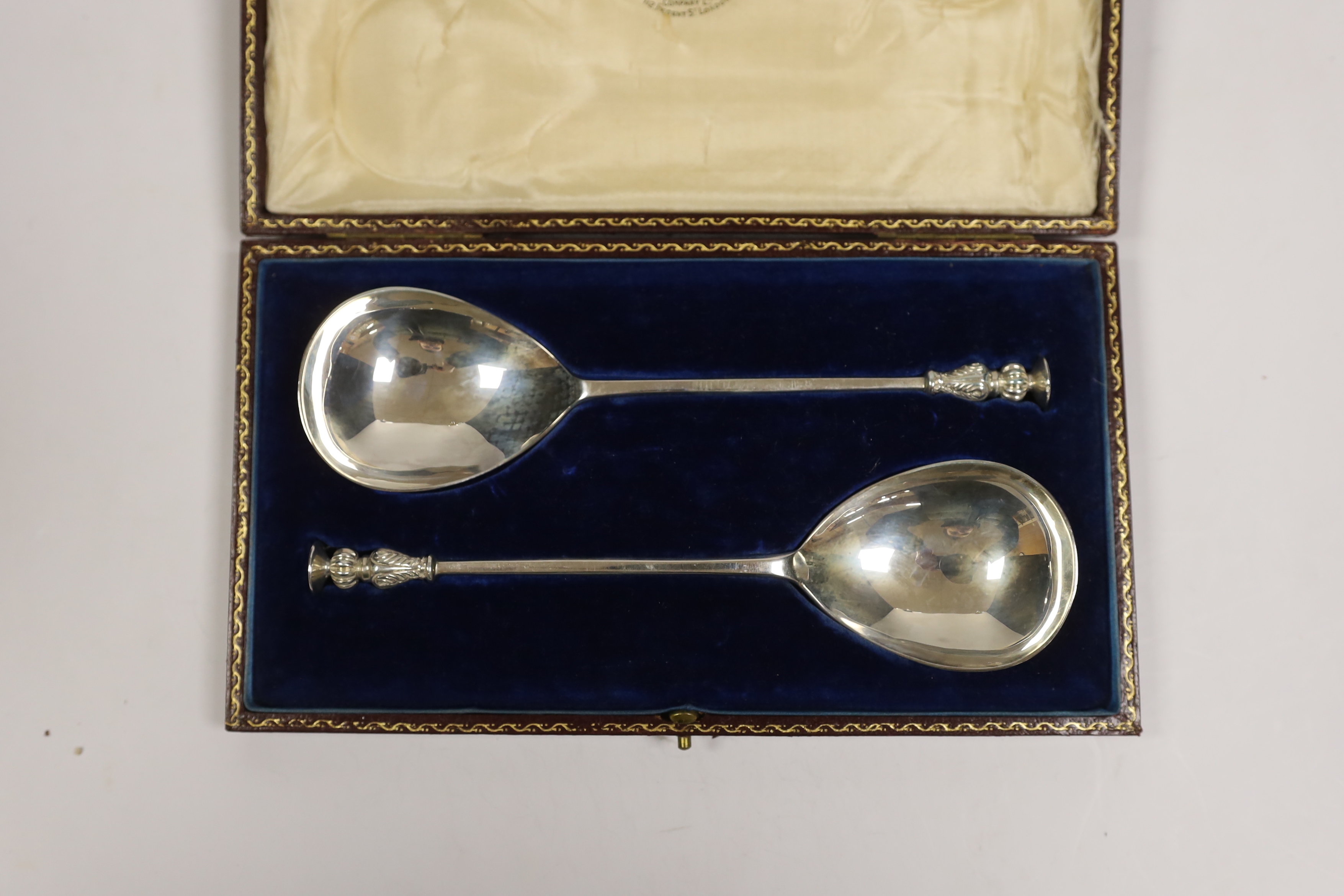 A cased pair of late Victorian silver seal top serving spoons, Goldsmiths & Silversmiths Co Ltd, - Image 2 of 3