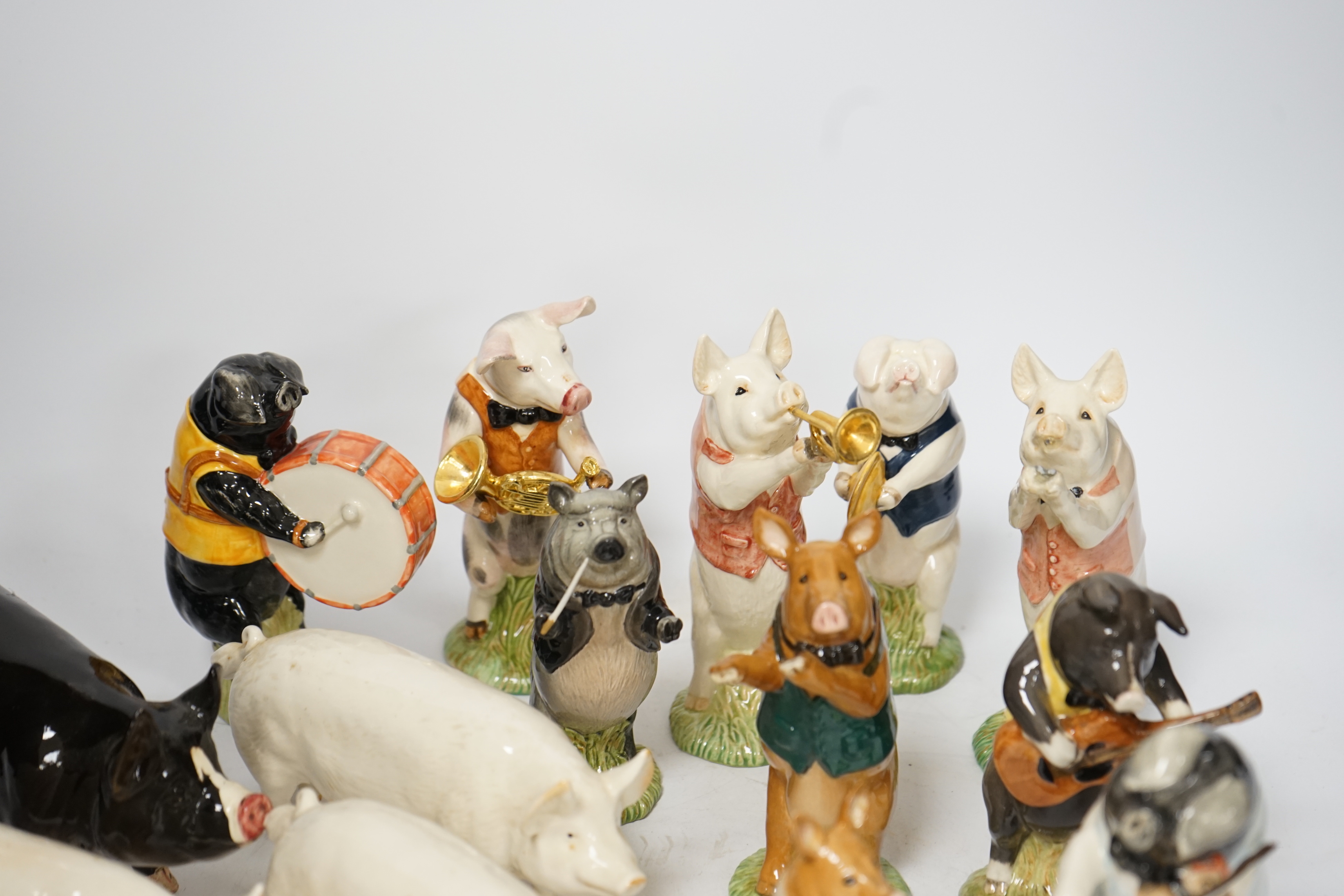 Five Beswick pigs and ten Beswick pig musician band figures - Image 8 of 10