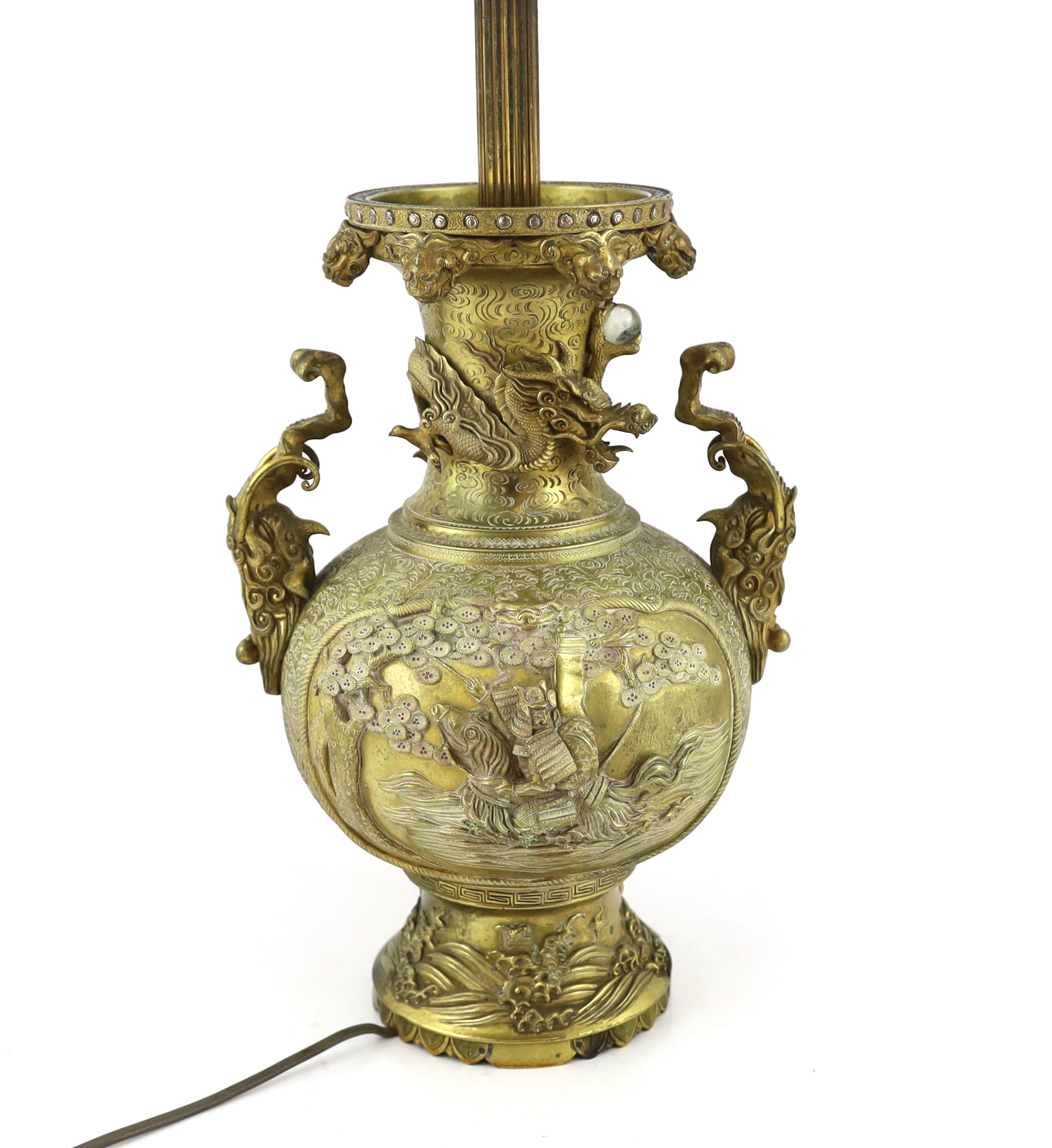 A Japanese gilt bronze 'Samurai' vase, early 20th century, later mounted as a lamp, cast and - Bild 2 aus 5