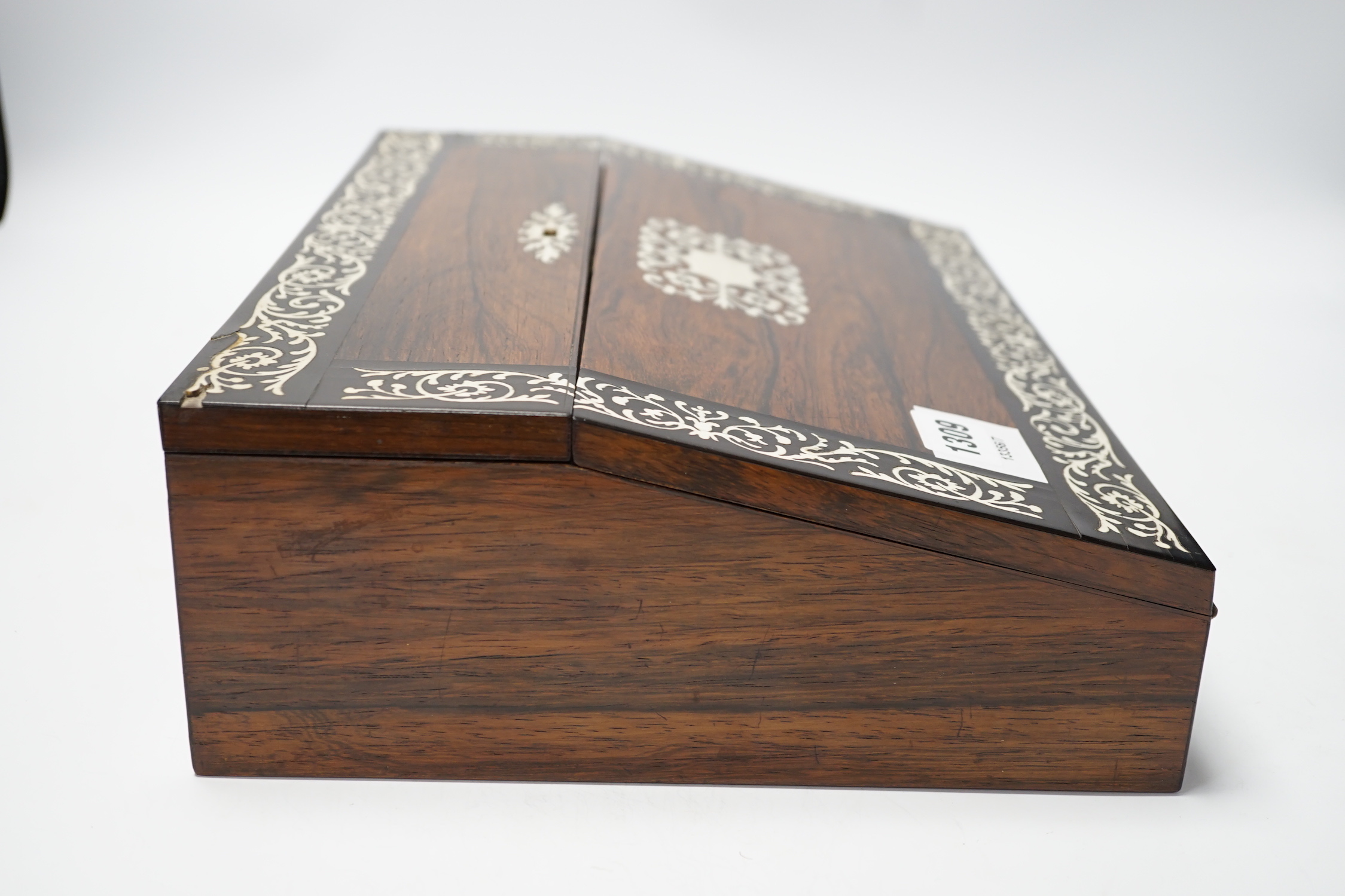 An early Victorian fret cut ivory inlaid rosewood writing slope with tooled leather slope, 35cm wide - Image 5 of 6