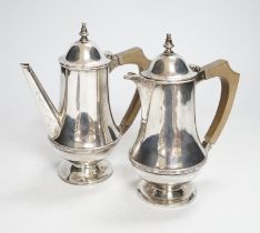 A George V silver bachelors café au lait pair, SW Smith & Co, London, 1913, 16.9cm, gross weight
