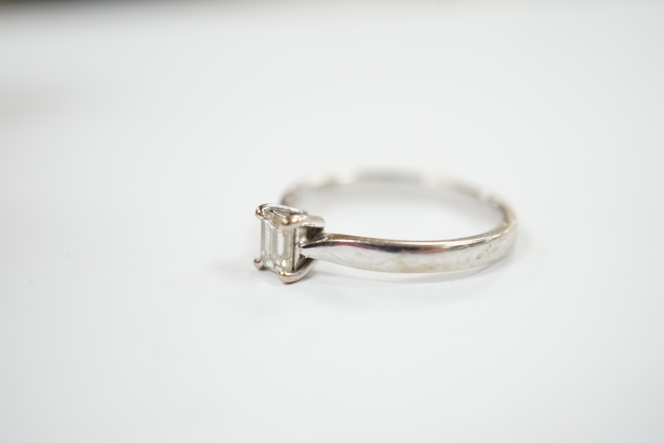 A modern 18ct white gold and solitaire emerald cut diamond set ring, size Q, gross weight 3.4 - Image 2 of 4