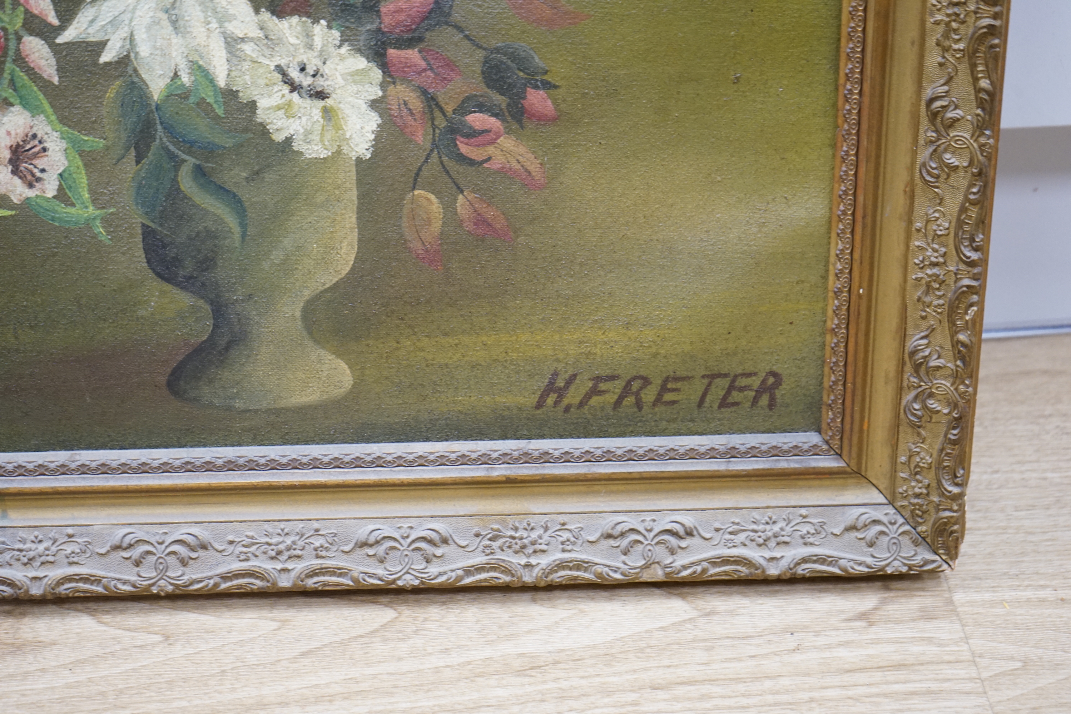 H. Freter, oil on canvas, Still life of flowers in a vase, signed, 60 x 50cm - Image 3 of 3