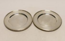 A set of six American sterling dishes, with reeded borders, 15cm, 14.3oz.