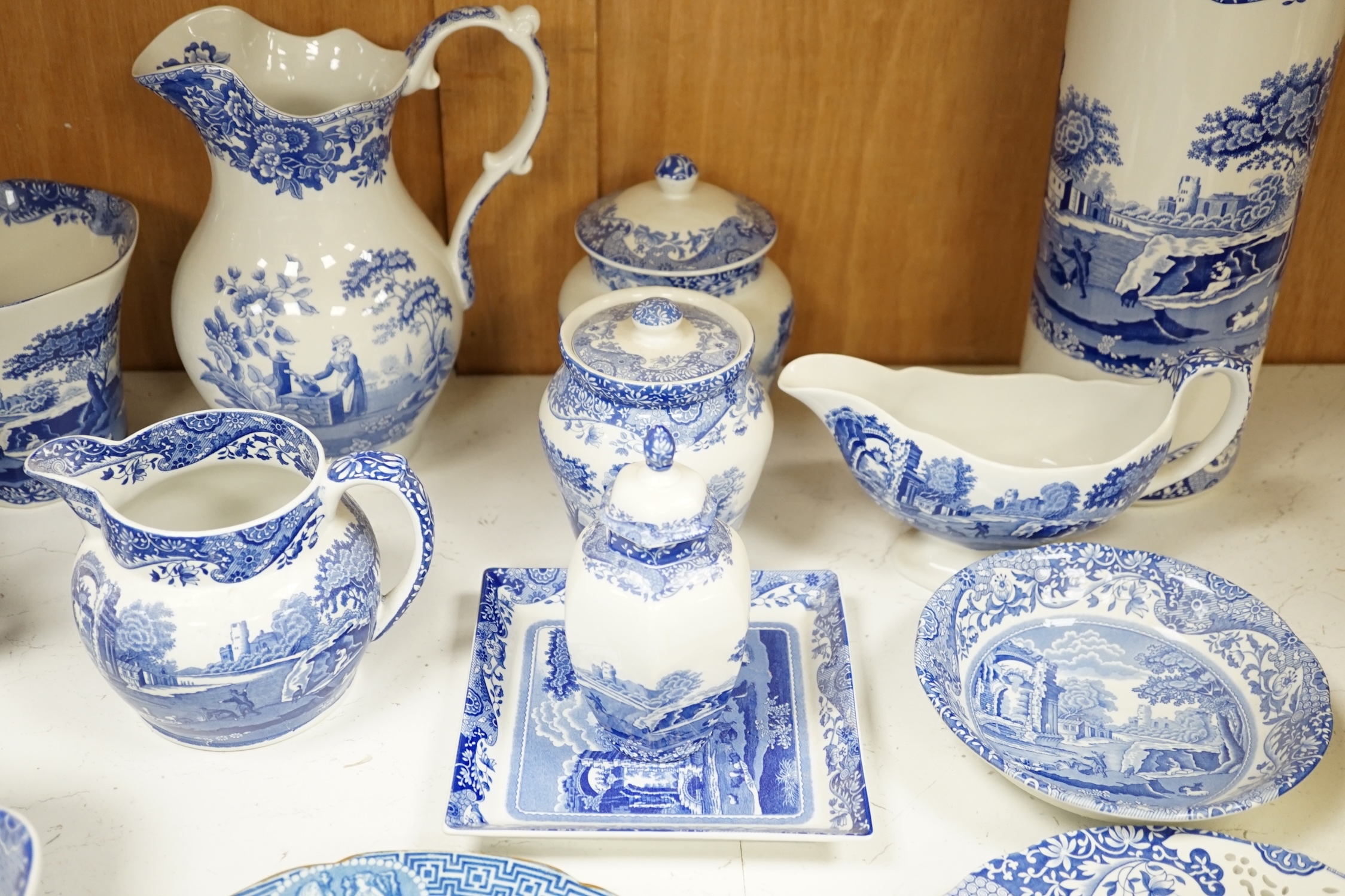 A collection of mostly Copeland Spode 'Italian' blue and white china - Image 5 of 6