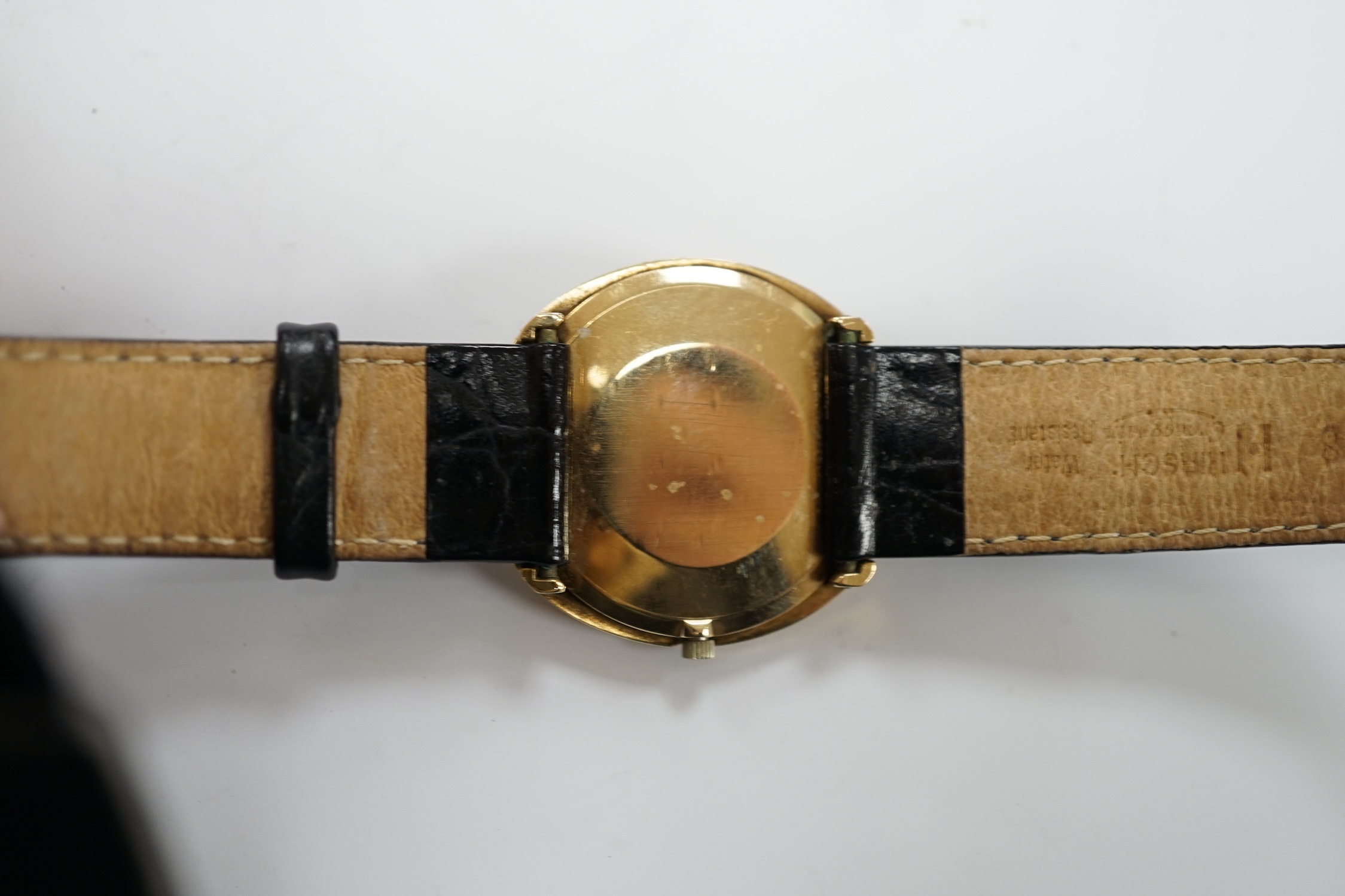 A gentleman's 9ct gold black dial manual wind wrist watch, with Omega box. - Image 5 of 9