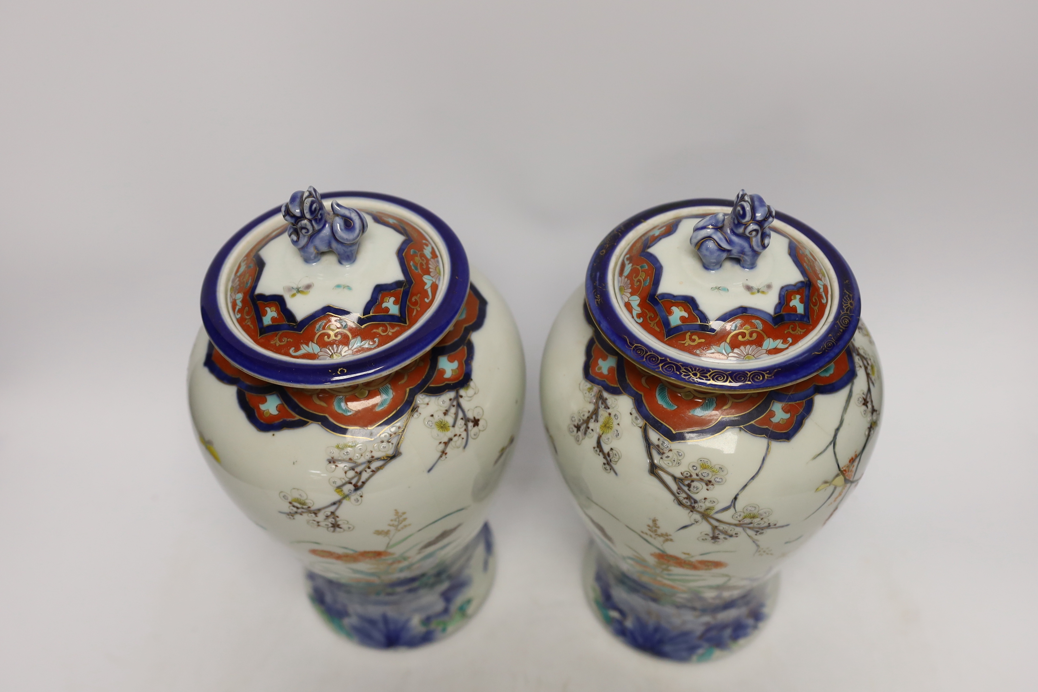 A pair of Japanese Imari vases and covers, by Fukugawa, koransha mark, 32cm high - Image 3 of 6