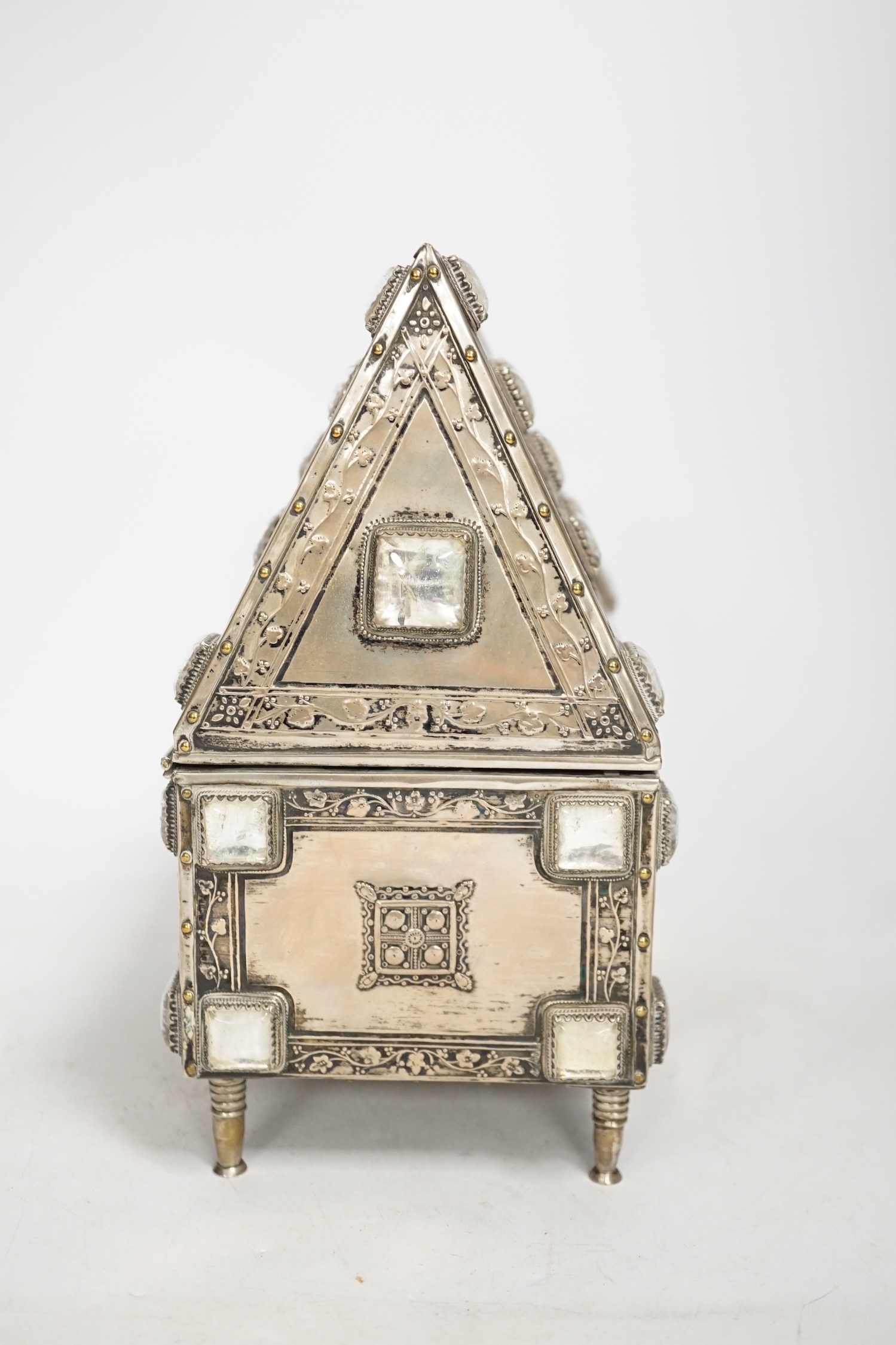 An early 20th century German 800 standard white metal and rock crystal? set trinket box, by - Bild 2 aus 6