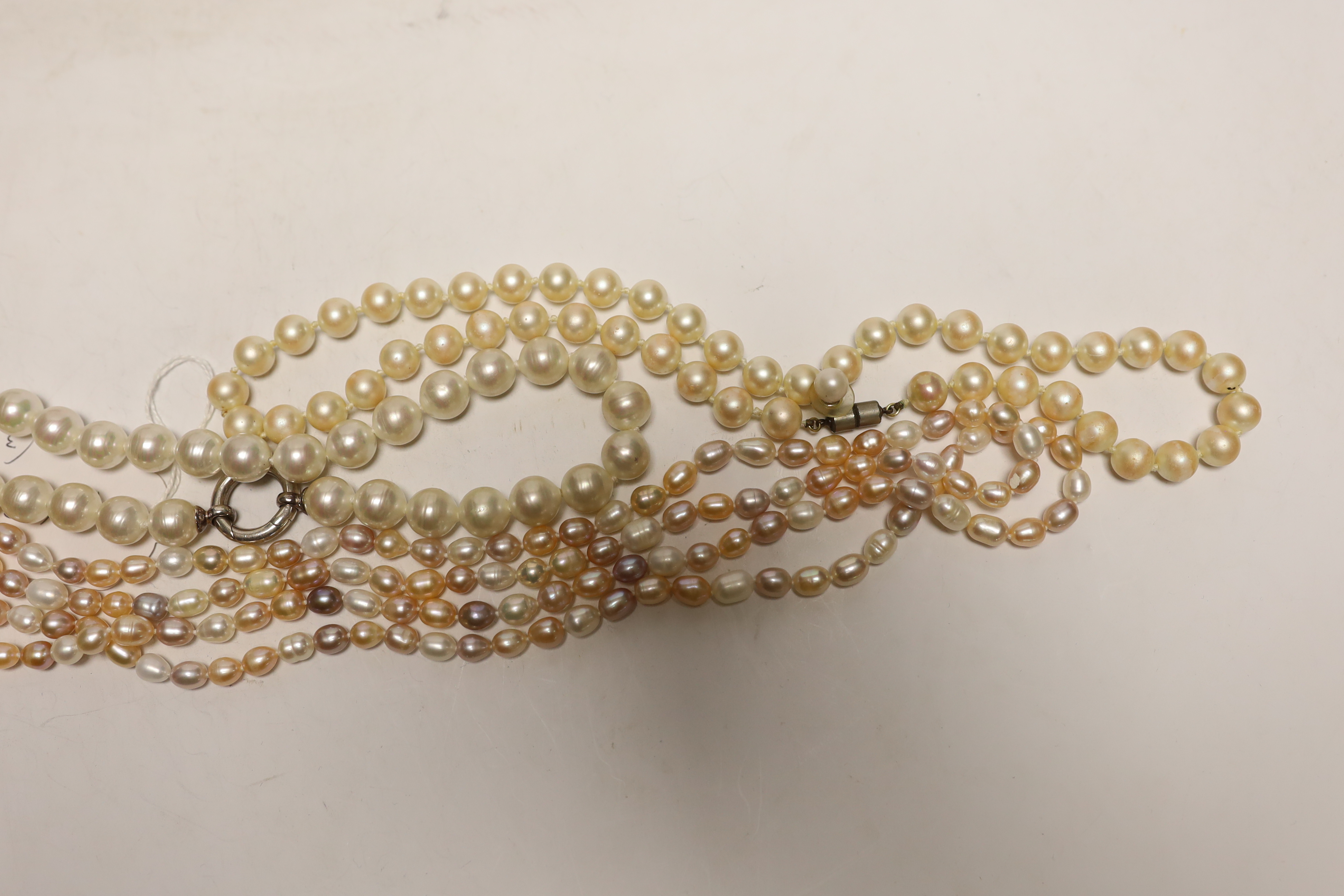 Three assorted single strand cultured South Sea pearl necklaces, largest 136cm. - Image 3 of 3