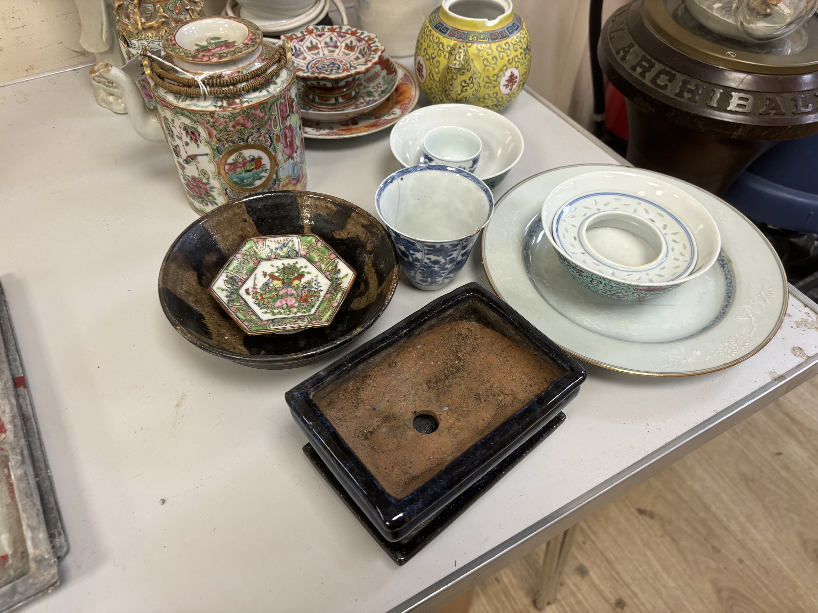 Various Chinese ceramics including some Meiji items; a teapot, 13.5cm, three small dishes and a - Image 6 of 6