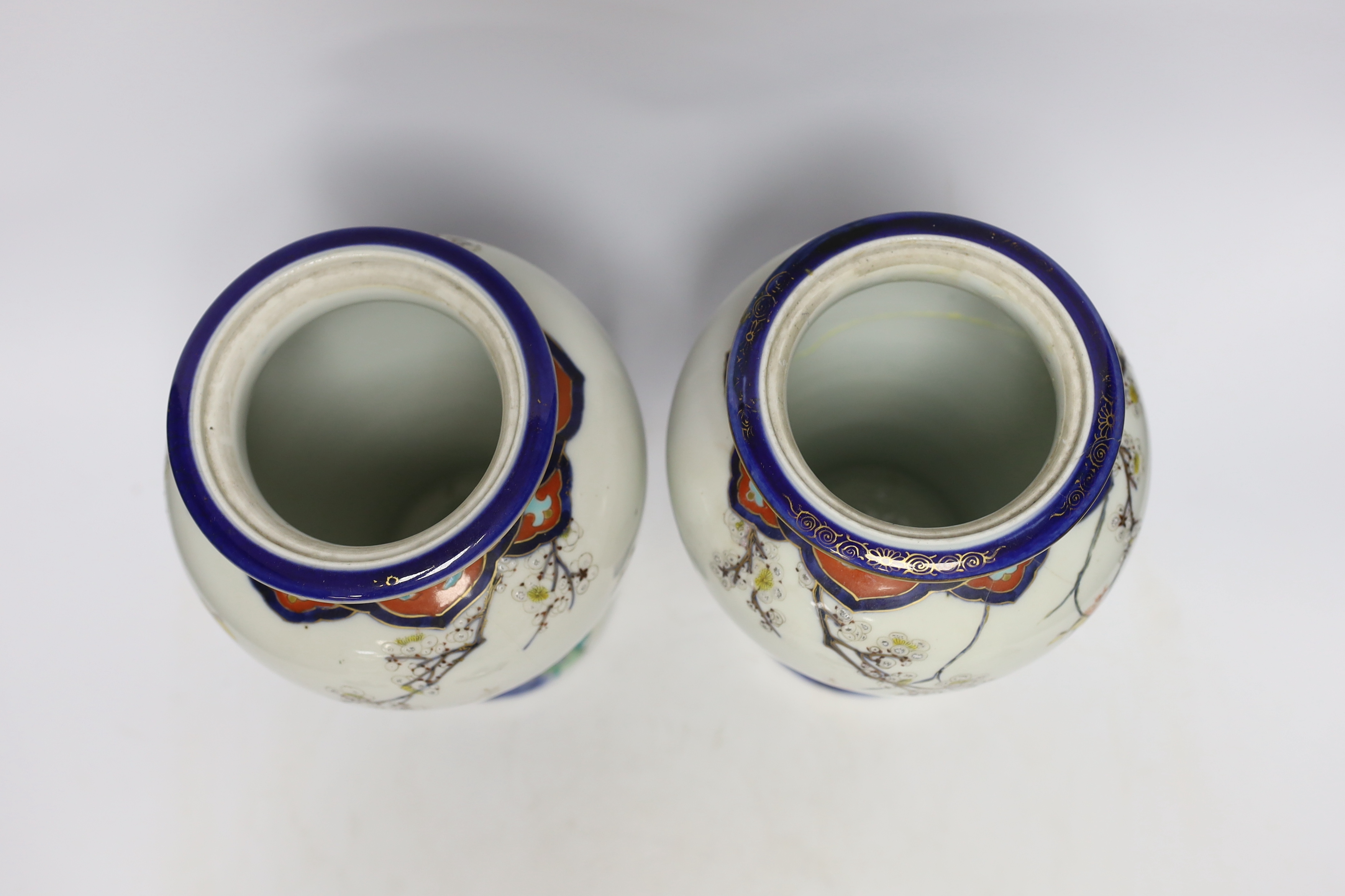 A pair of Japanese Imari vases and covers, by Fukugawa, koransha mark, 32cm high - Image 4 of 6