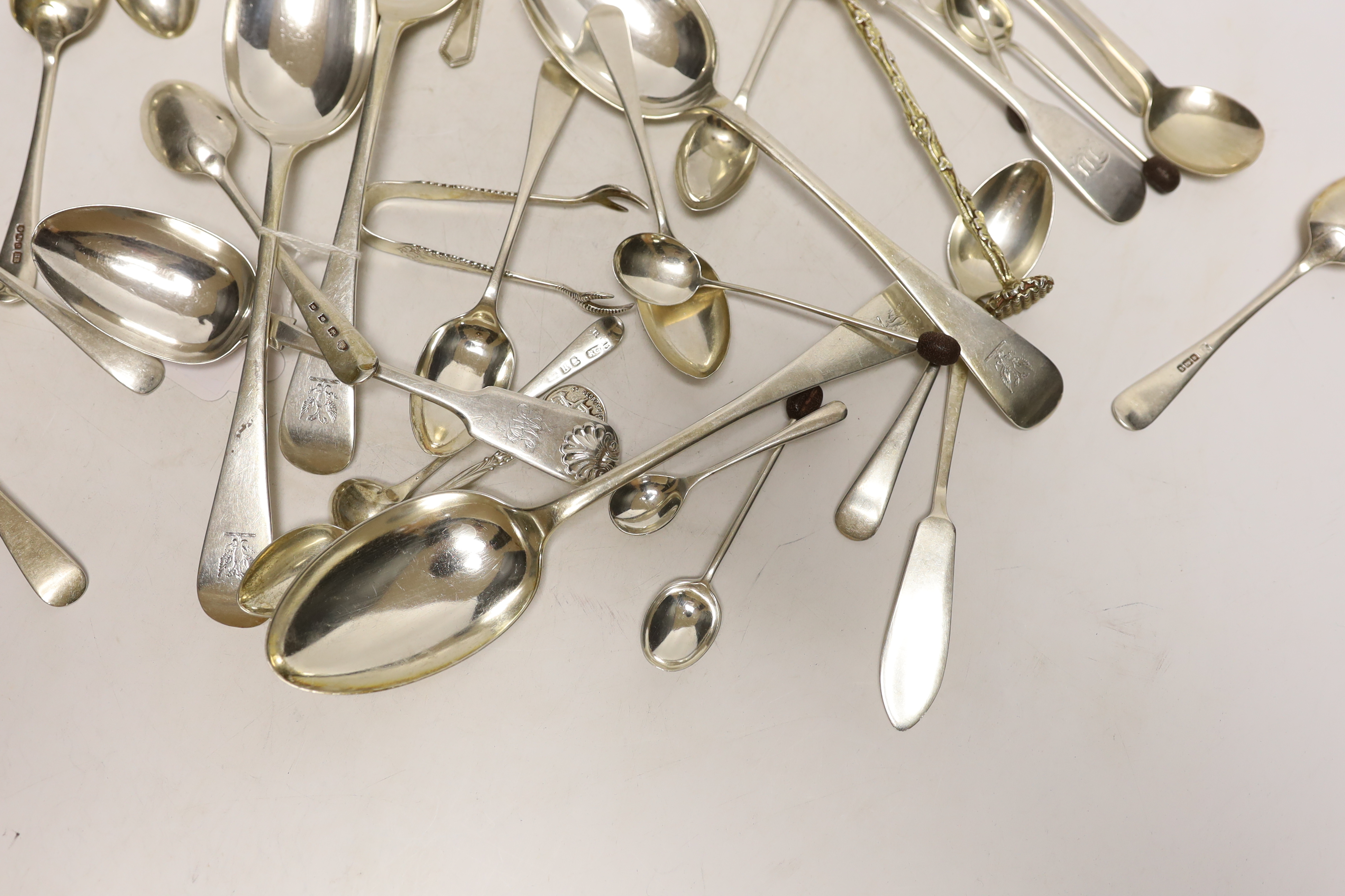 A quantity of assorted mainly silver flatware including teaspoons, table spoons, condiment spoons - Image 3 of 4