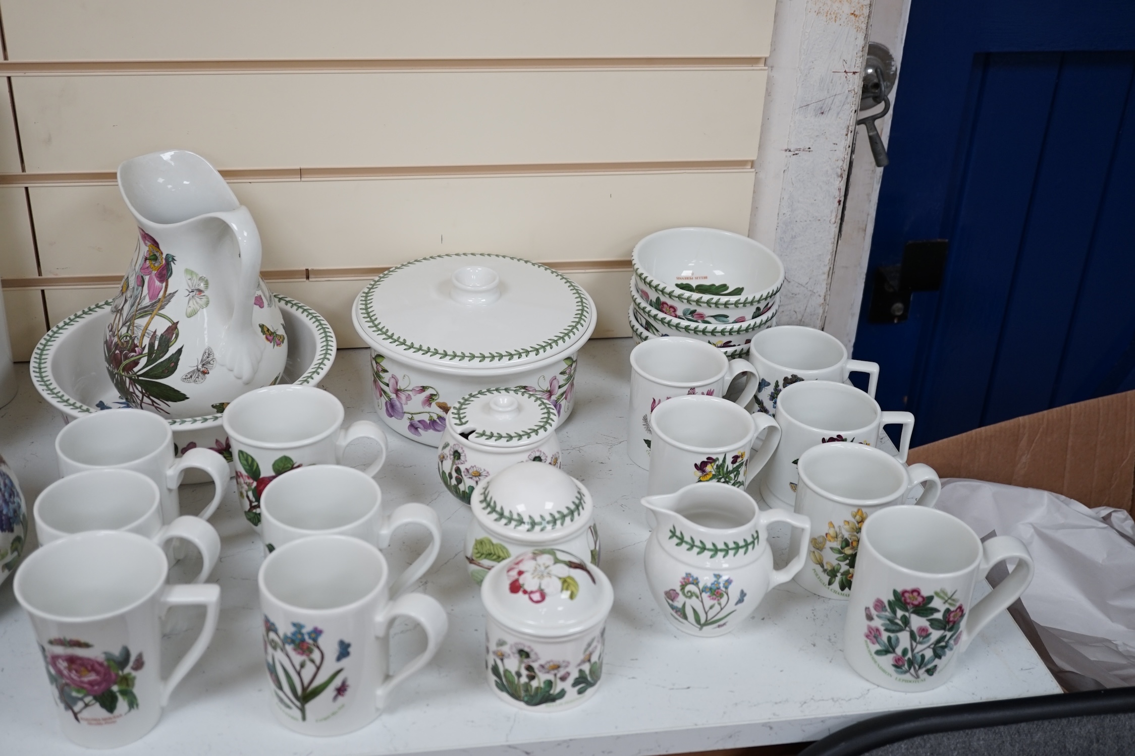 A large quantity of Portmeirion 'Botanic Gardens' tea, dinner and kitchen wares, together with - Image 2 of 5