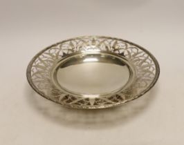 A George VI silver pierced fern pattern pedestal dish, Selfridge & Co Ltd, Birmingham, 1937,