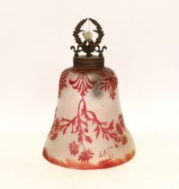 de Vez, an early 20th century cameo glass lamp shade, 25cm