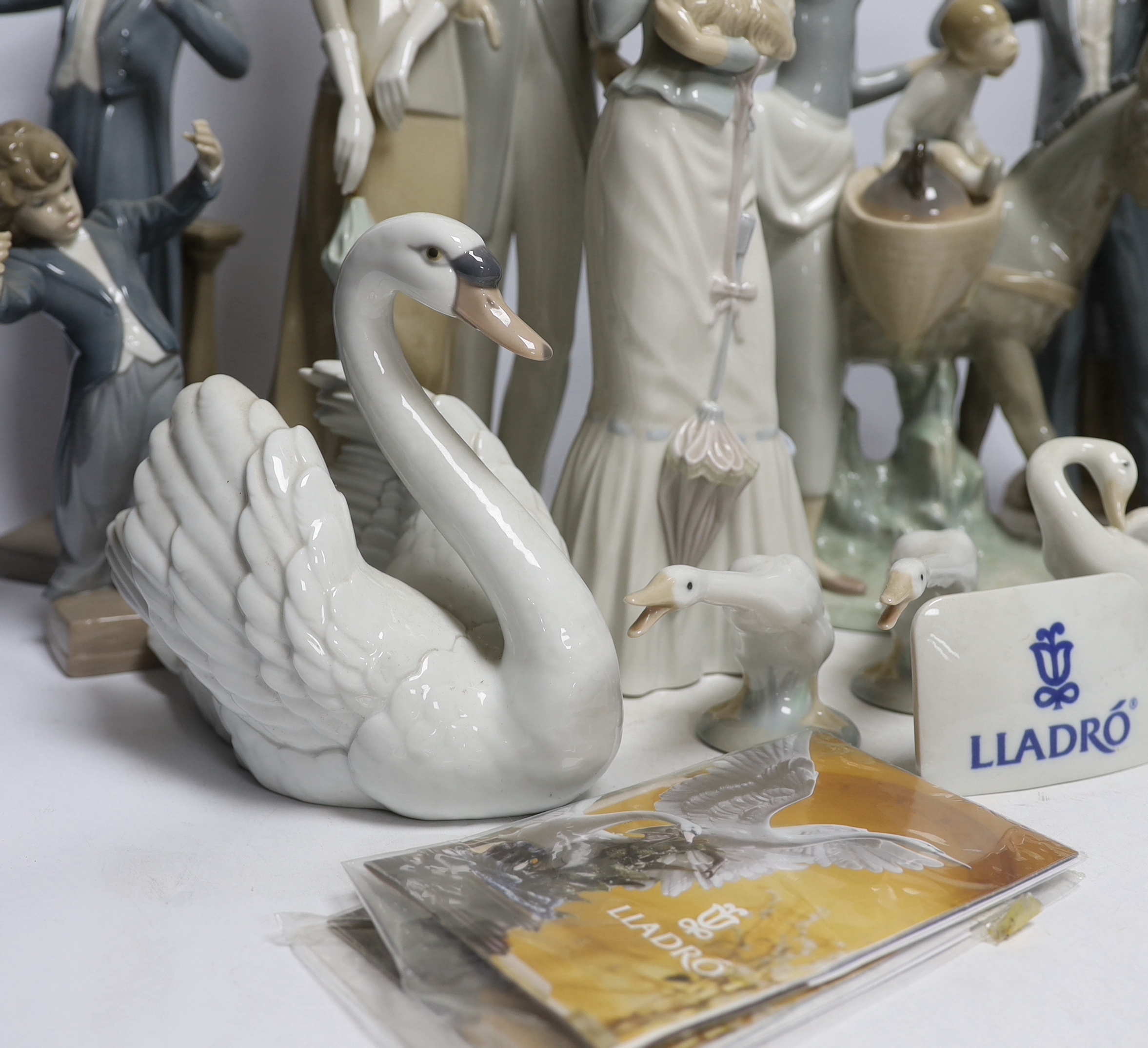 A collection of various Lladro figures including composers, swans, etc. tallest 50cm - Image 2 of 6