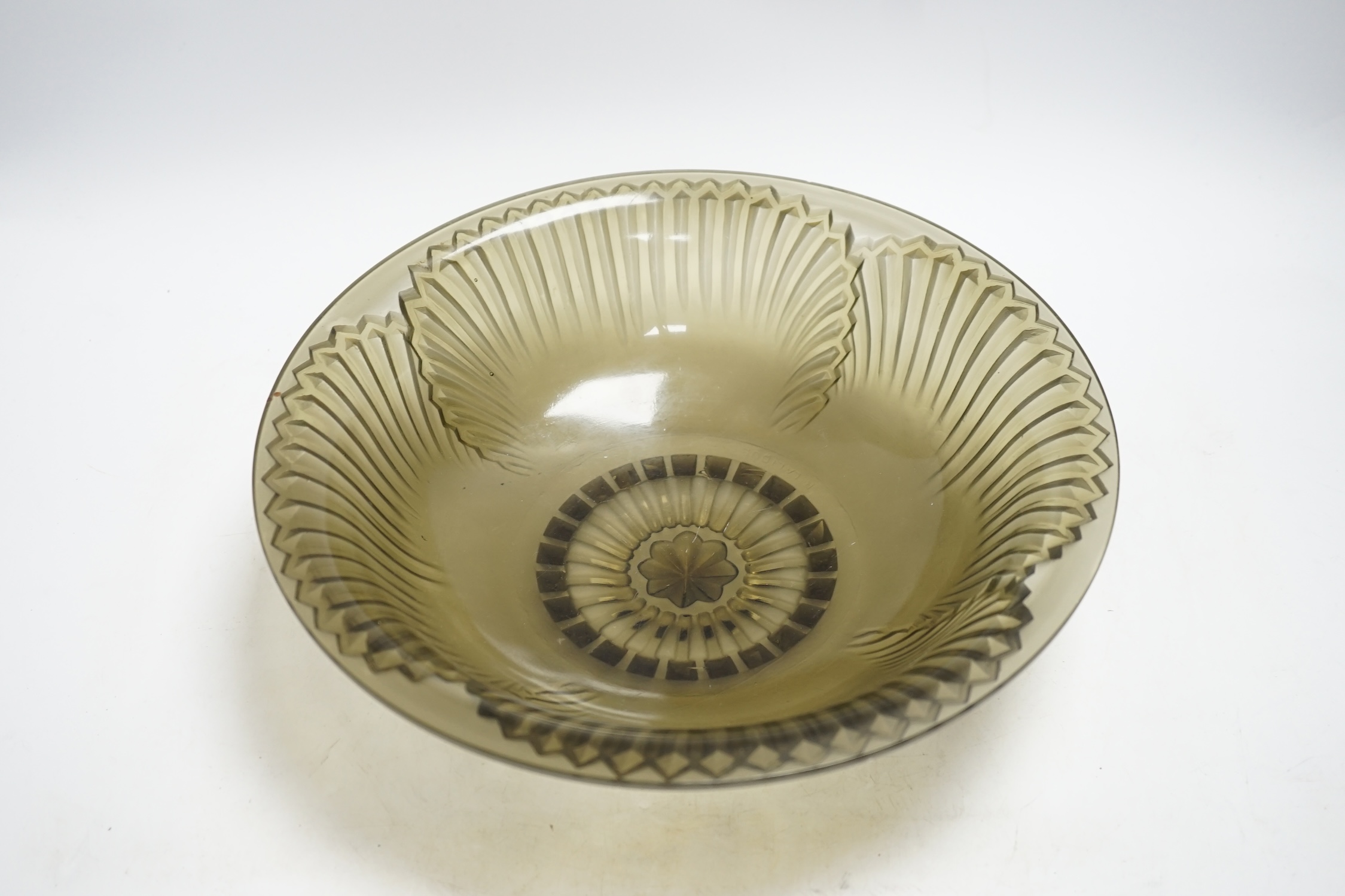 An R. Lalique 'Montigny' glass bowl, 30.5cm diameter - Image 2 of 3