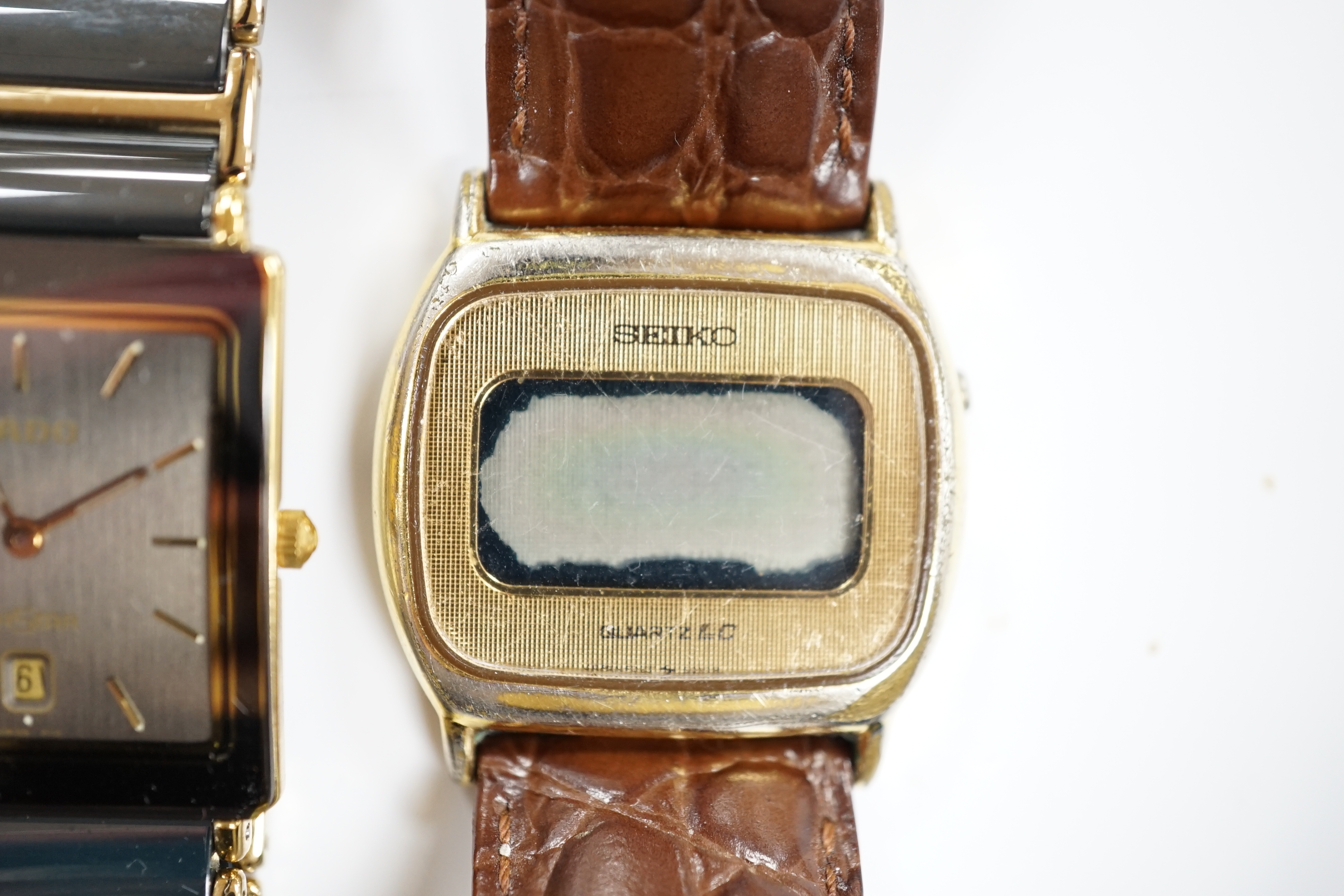 A gentleman's ceramic and gilt steel Rado Diastar wrist watch and a Seiko wrist watch. - Image 3 of 5