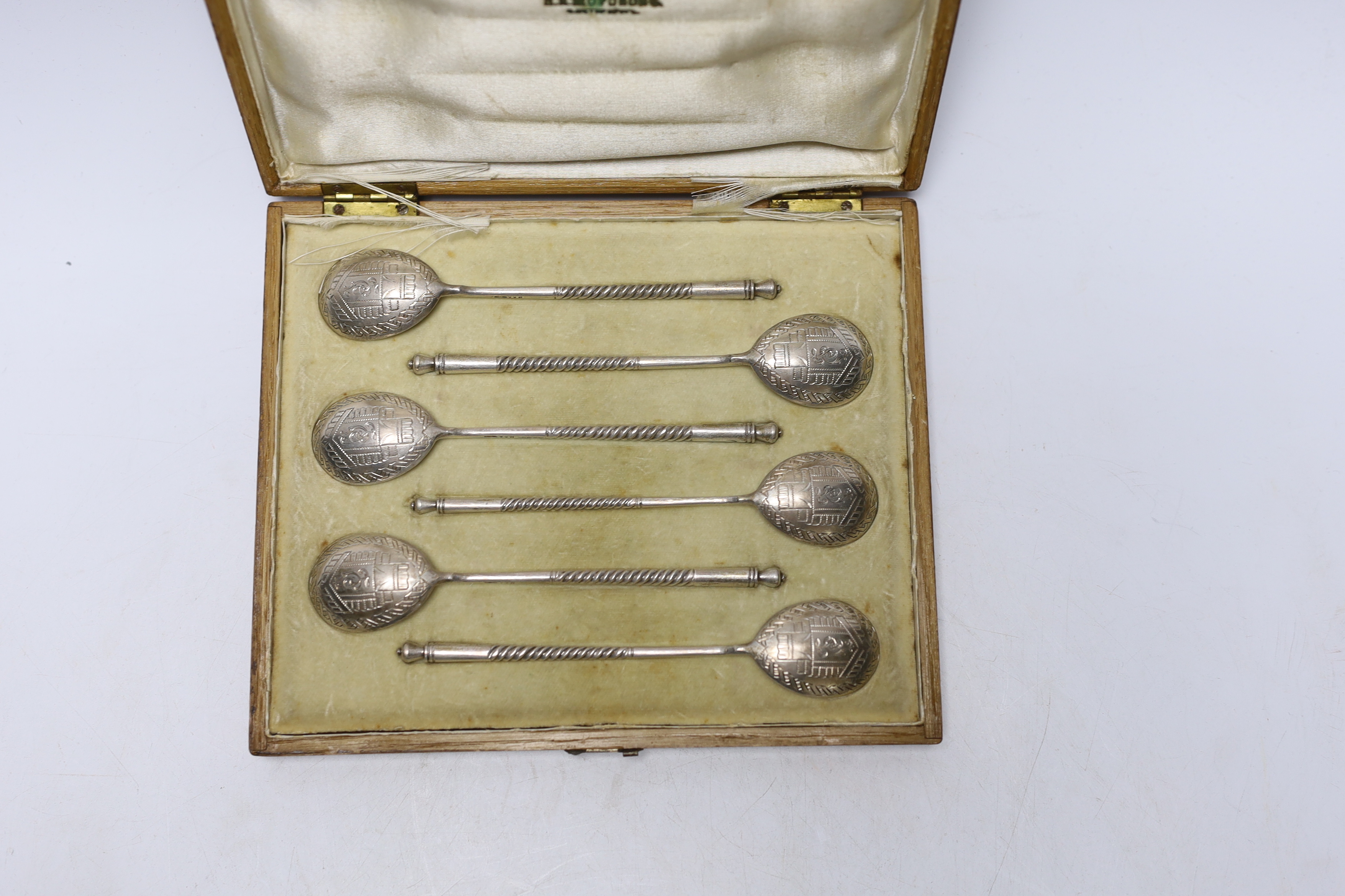 A cased set of six late 19th/early 20th century Russian 84 zolotnik teaspoons with engraved bowls, - Image 2 of 4