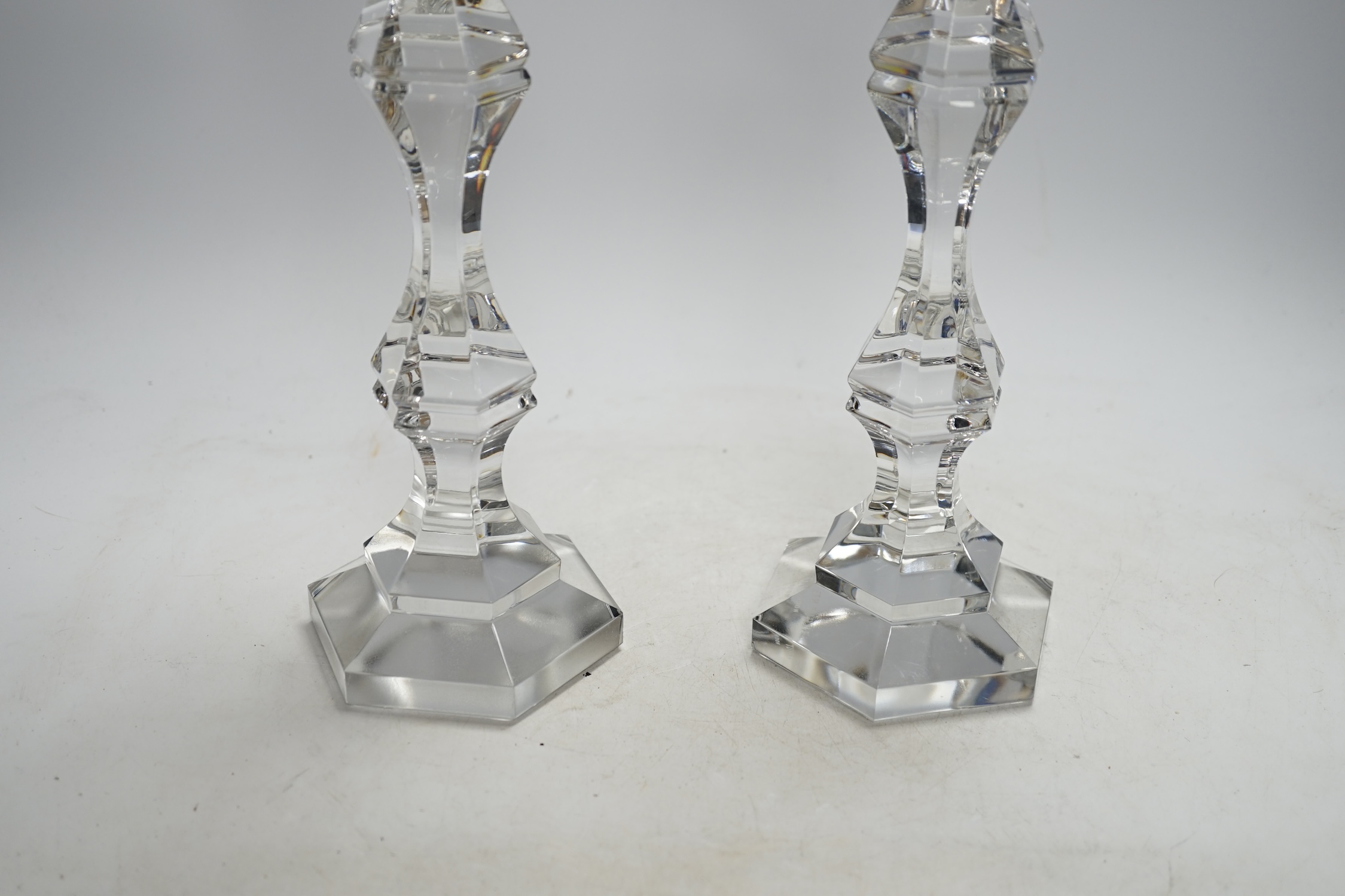 A pair of boxed tall Kenneth Turner glass candlesticks, 45.5cm - Image 5 of 5