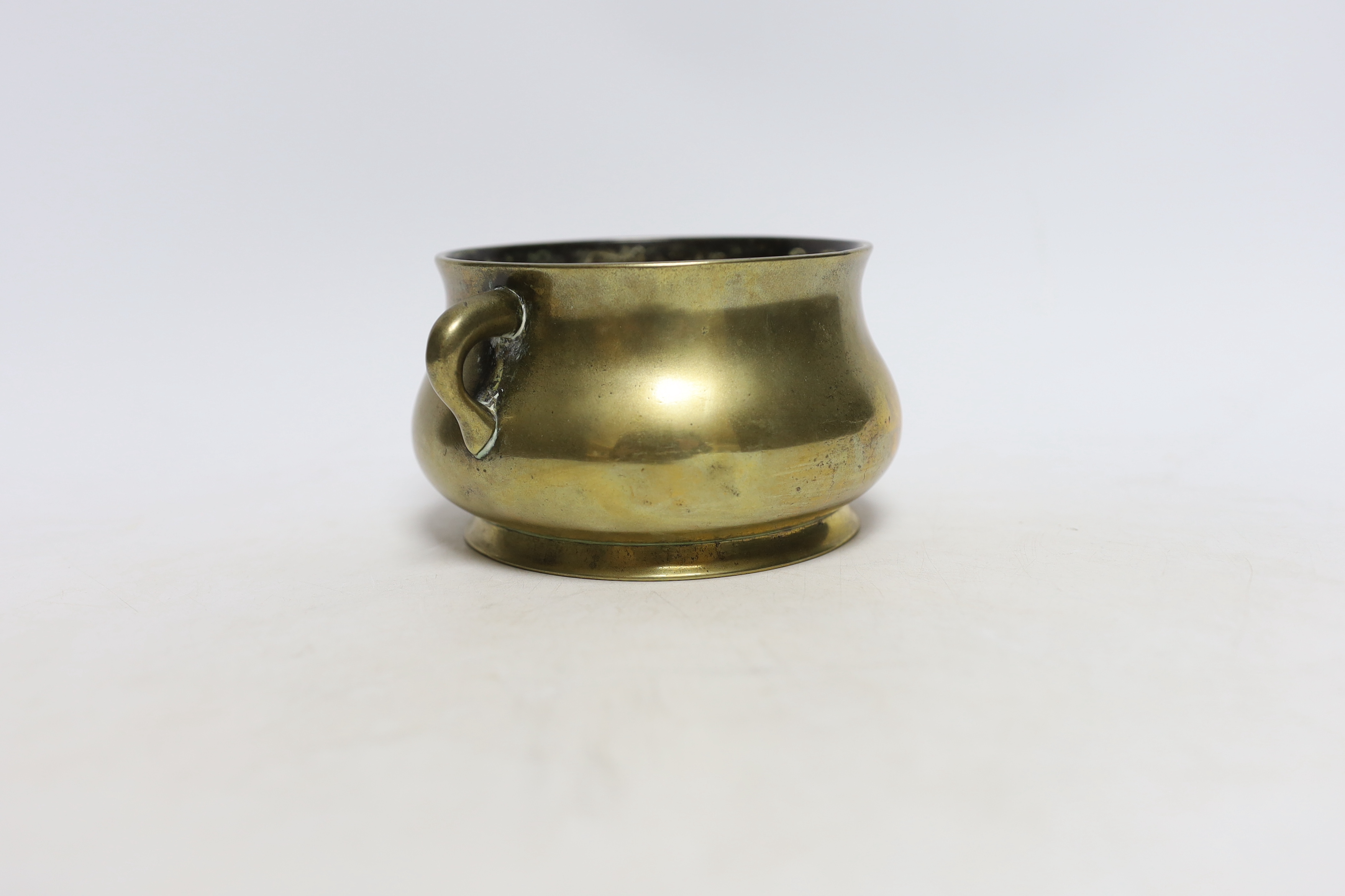 A Chinese bronze censer, Xuande mark, 18th/19th century, 7.5cm high - Image 2 of 5