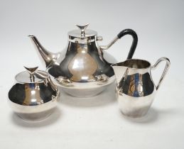 John Pritt for Reed & Barton, a plated three piece tea set, 15cm