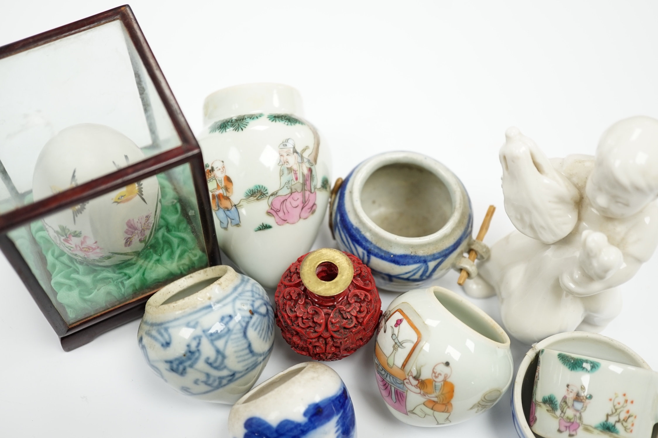 A group of small Chinese bowls, a blanc de chine figure, a cinnabar lacquer miniature vase, etc. - Image 4 of 5