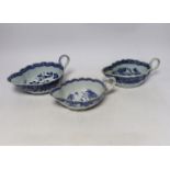 Three Chinese blue and white sauceboats, Qianlong period, widest 19cm