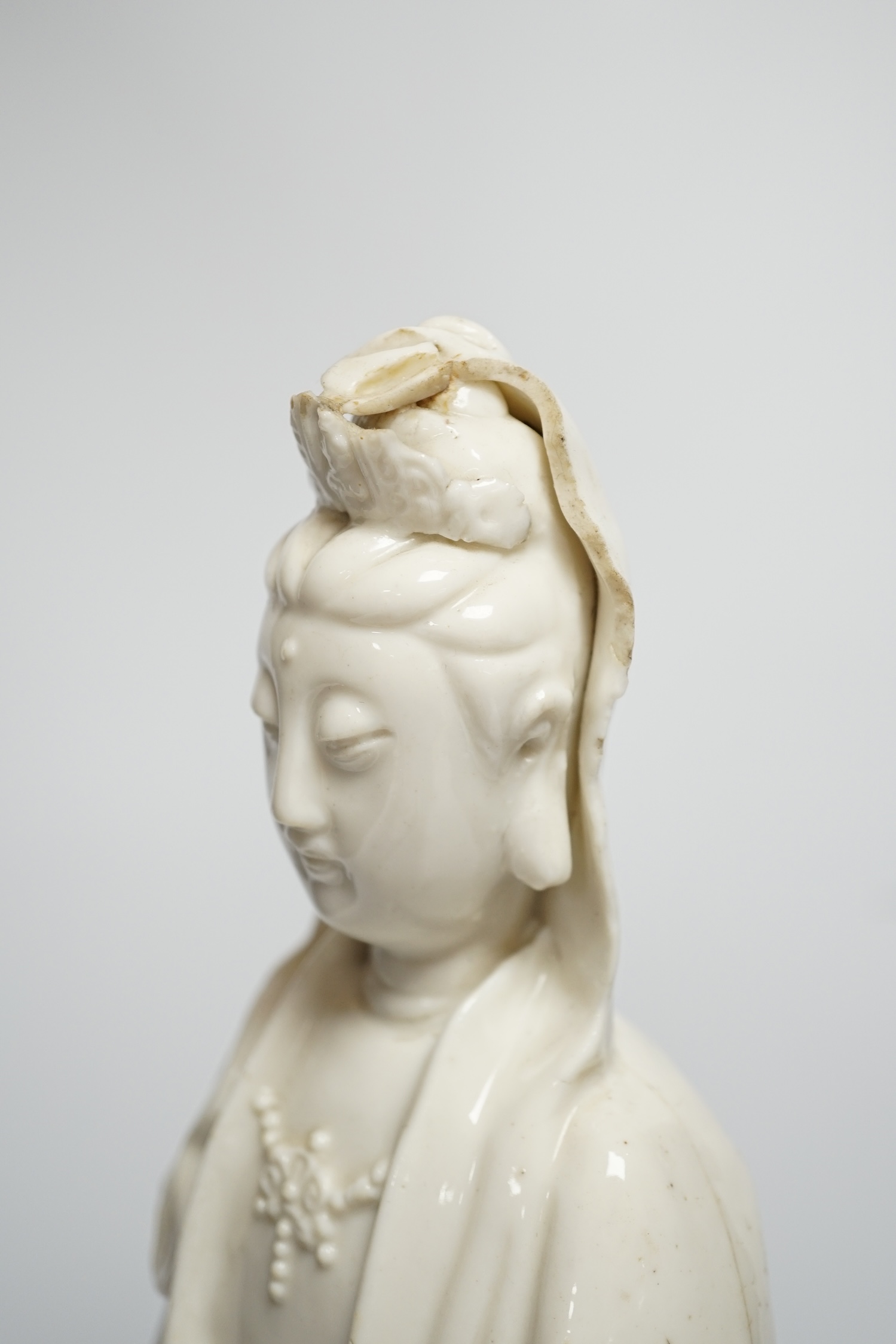 An 18th century Chinese blanc de chine figure of Guanyin, 42cm - Image 2 of 4