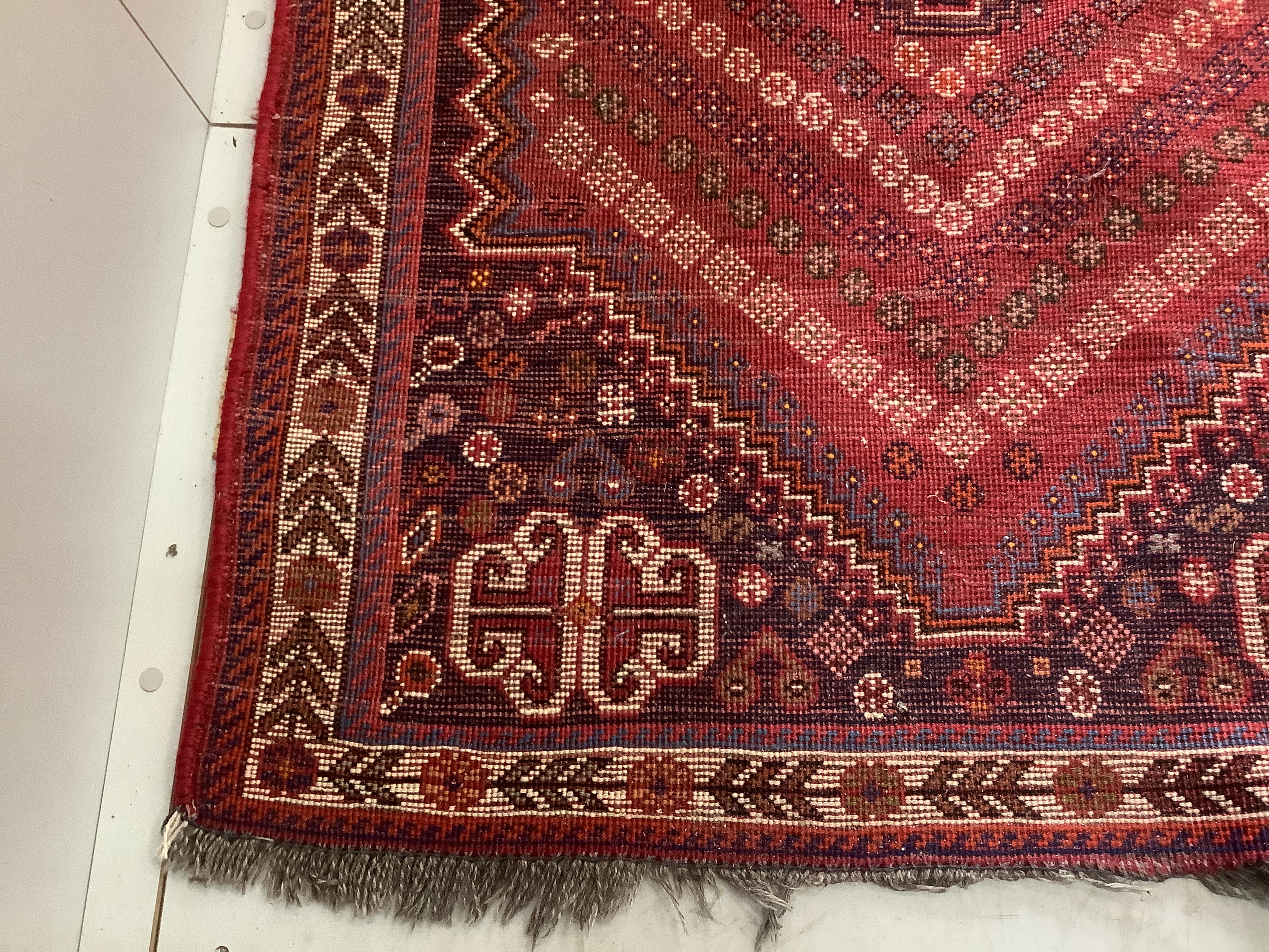 Two Persian red ground rugs, larger 148 x 102cm - Image 4 of 4