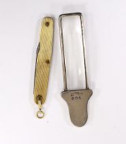 A small George V silver handled magnifying glass, by Asprey & Co Ltd, Birmingham, 1913, 85, together